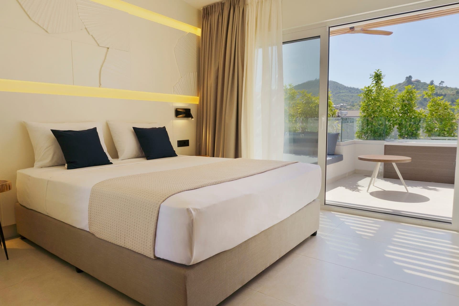 Comfort Suite with Jacuzzi, Pefkochori – photo 3 of 22