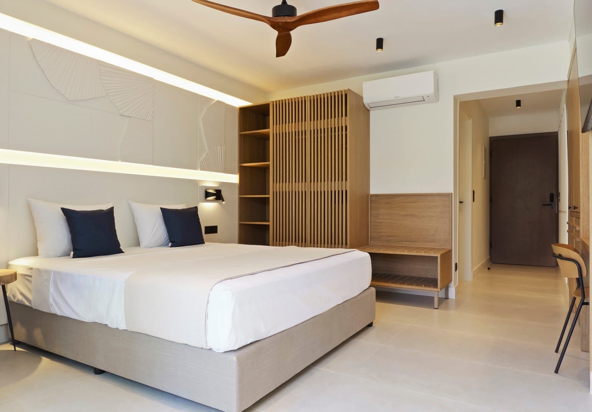 Comfort Suite with Private Pool, Pefkochori – photo 12 of 13