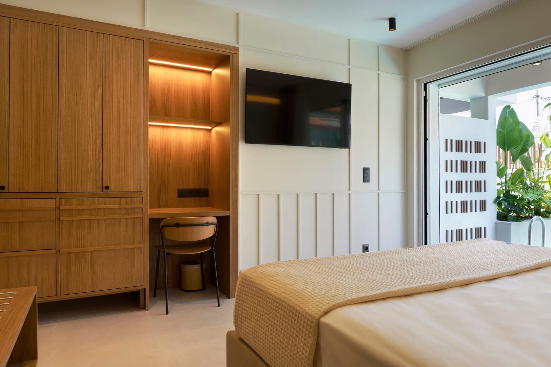 Comfort Suite with Private Pool, Pefkochori – photo 13 of 13