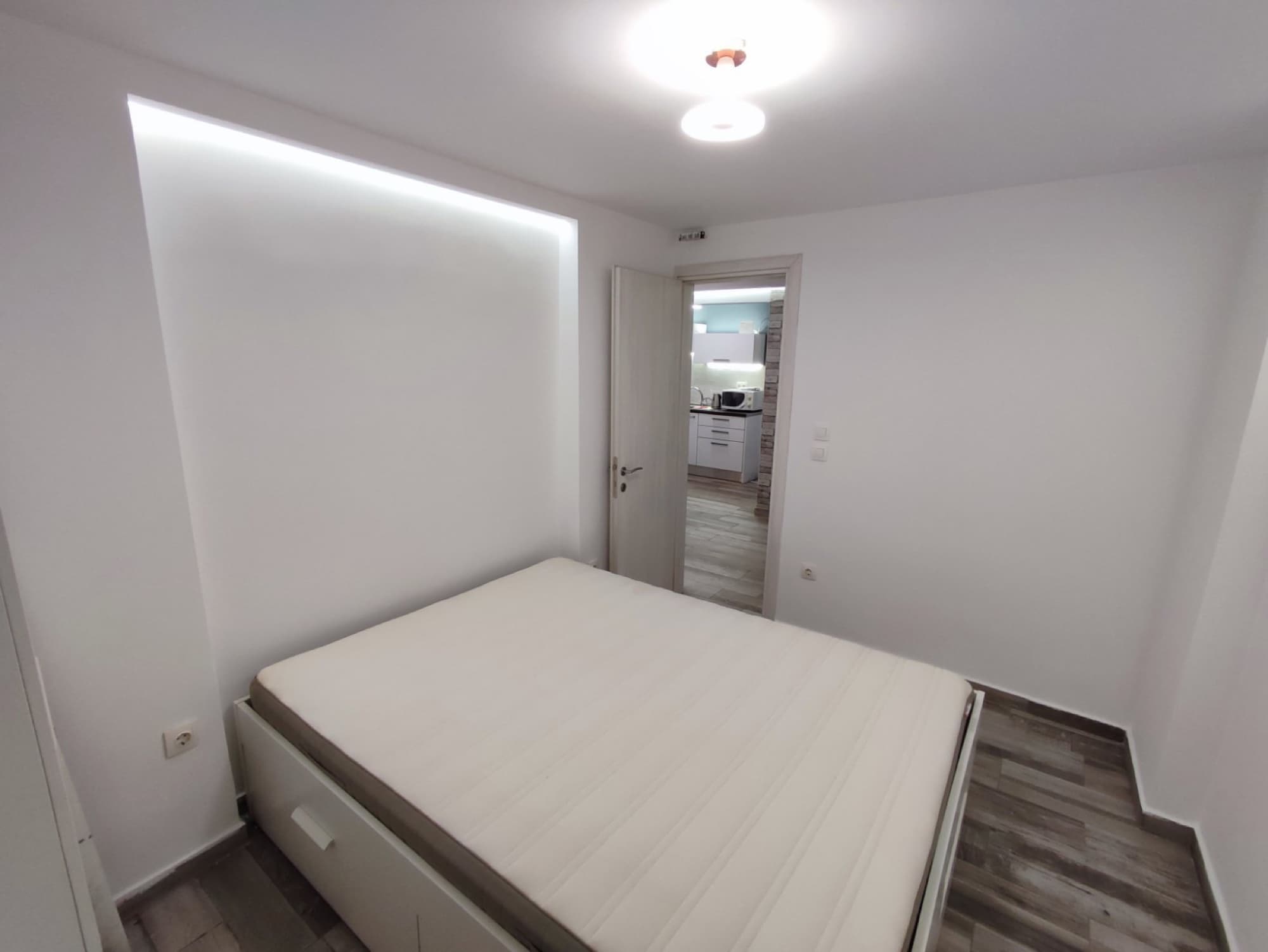 Renovated Two-Bedroom Apartment for Sale in Tsimiski, Thessaloniki, Thessaloniki – photo 7 of 12