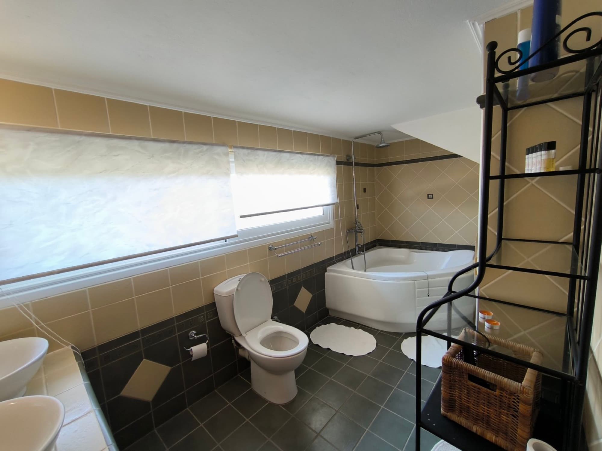Three-Bedroom Maisonette for Sale in Loutraki, Corinthia - 180 m², Loutraki – photo 11 of 40