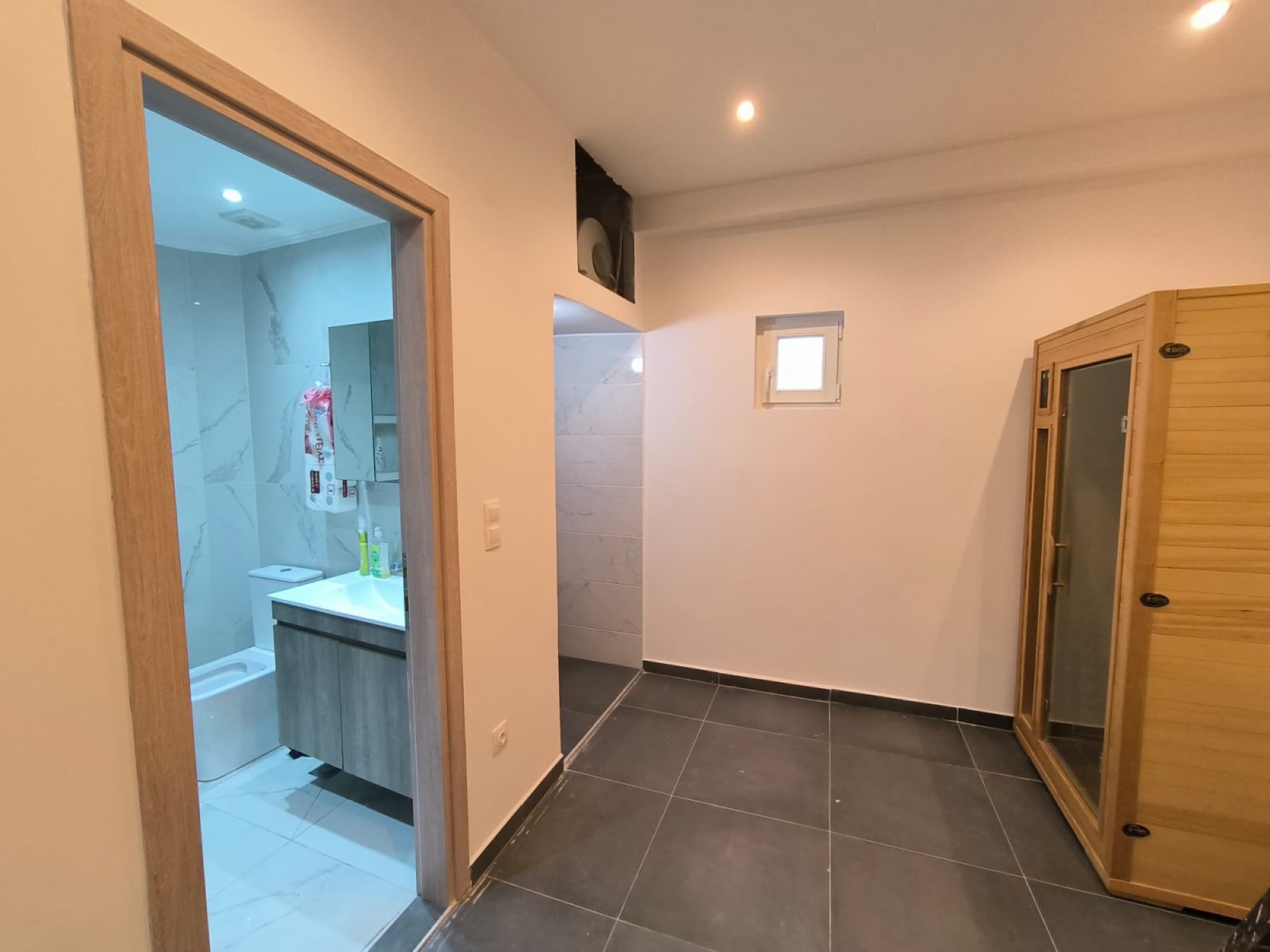 113 m² Renovated Two-Bedroom Apartment for Sale in Thessaloniki, Thessaloniki – photo 3 of 16