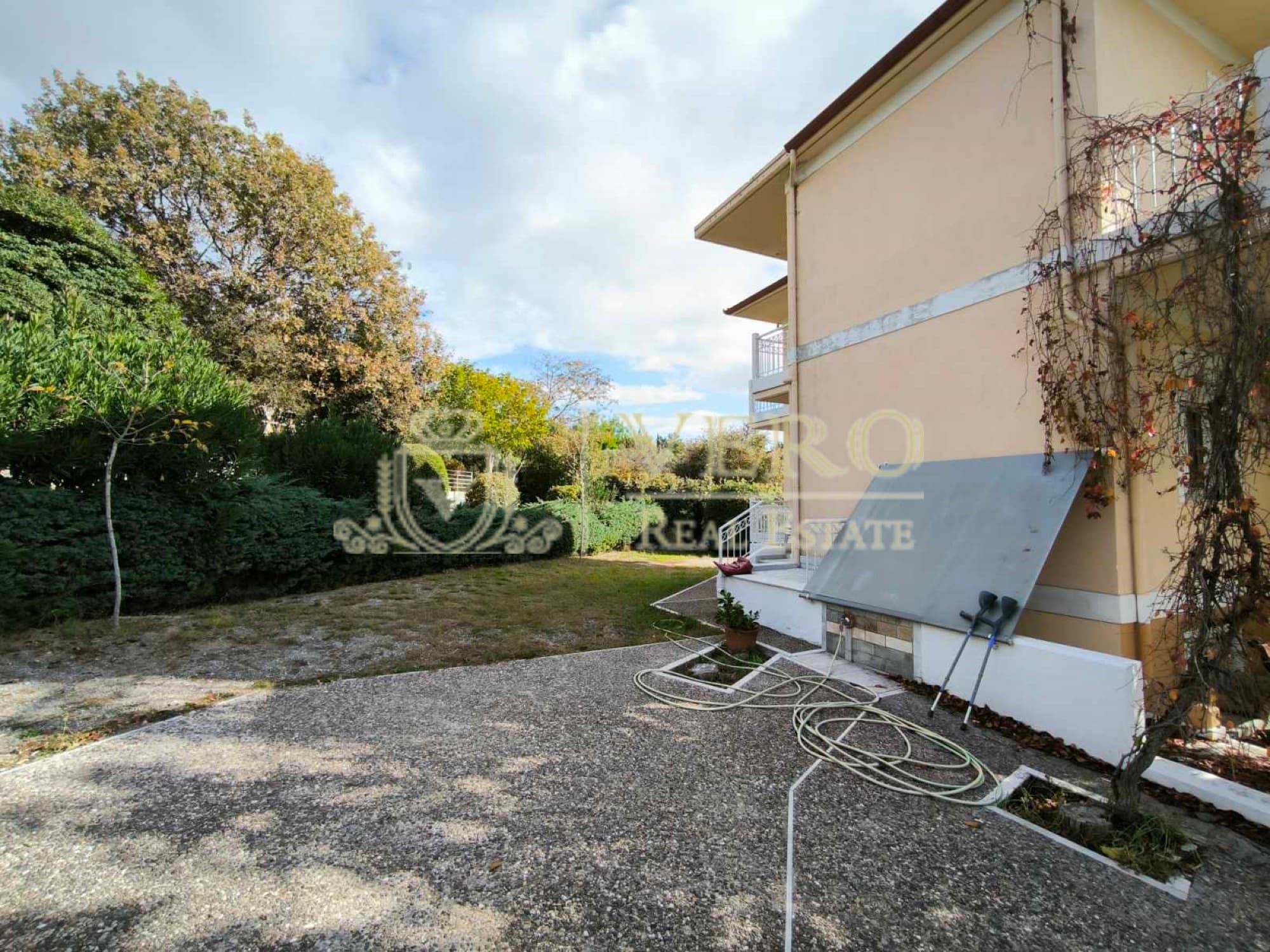 320 m² Apartment Complex for Sale in Nea Kallikratia, Halkidiki, Nea Kallikratia – photo 11 of 40