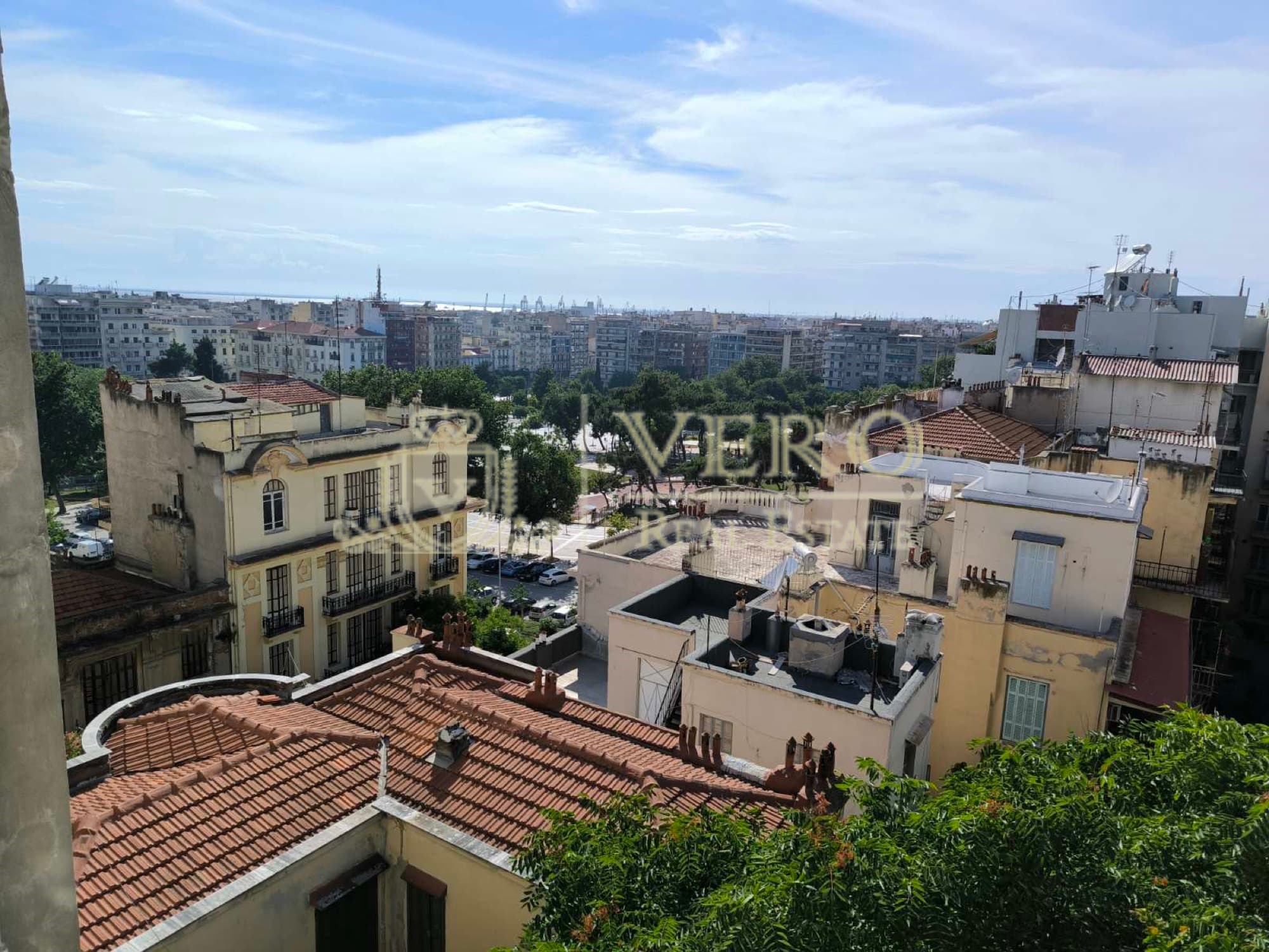 Renovated Two-Bedroom Penthouse Apartment for Sale in Thessaloniki, Thessaloniki – photo 2 of 40
