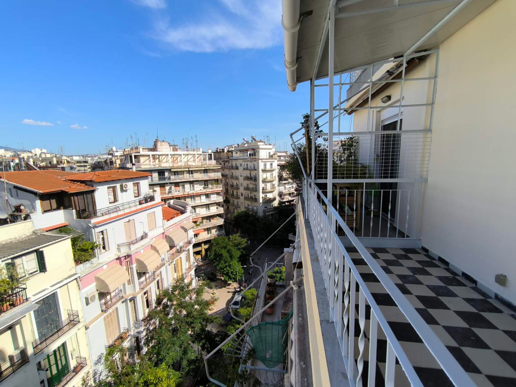 Renovated Two-Bedroom Penthouse Apartment for Sale in Thessaloniki, Thessaloniki – photo 8 of 40