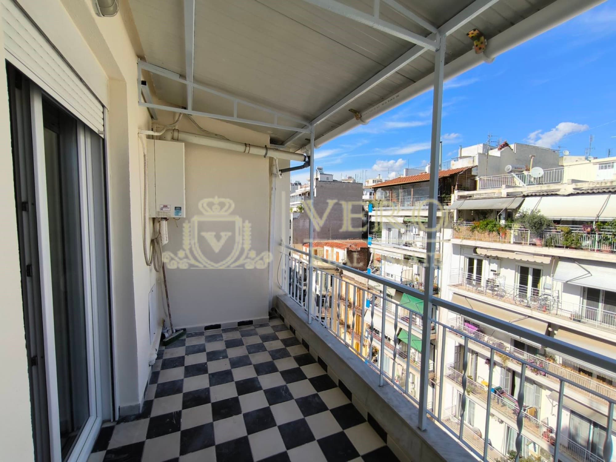 Renovated Two-Bedroom Penthouse Apartment for Sale in Thessaloniki, Thessaloniki – photo 14 of 40
