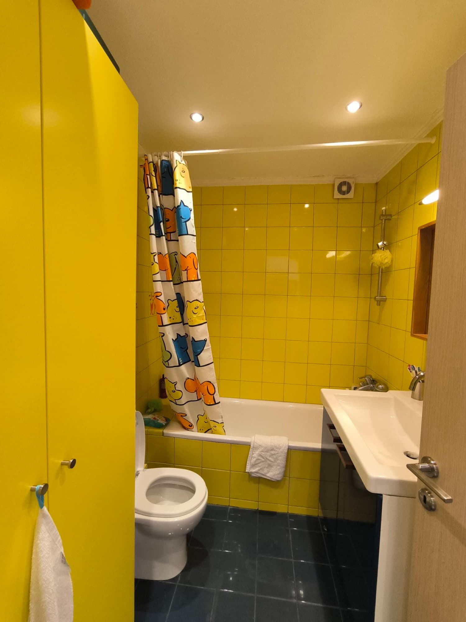 Renovated Two-Bedroom Penthouse Apartment for Sale in Thessaloniki, Thessaloniki – photo 17 of 40