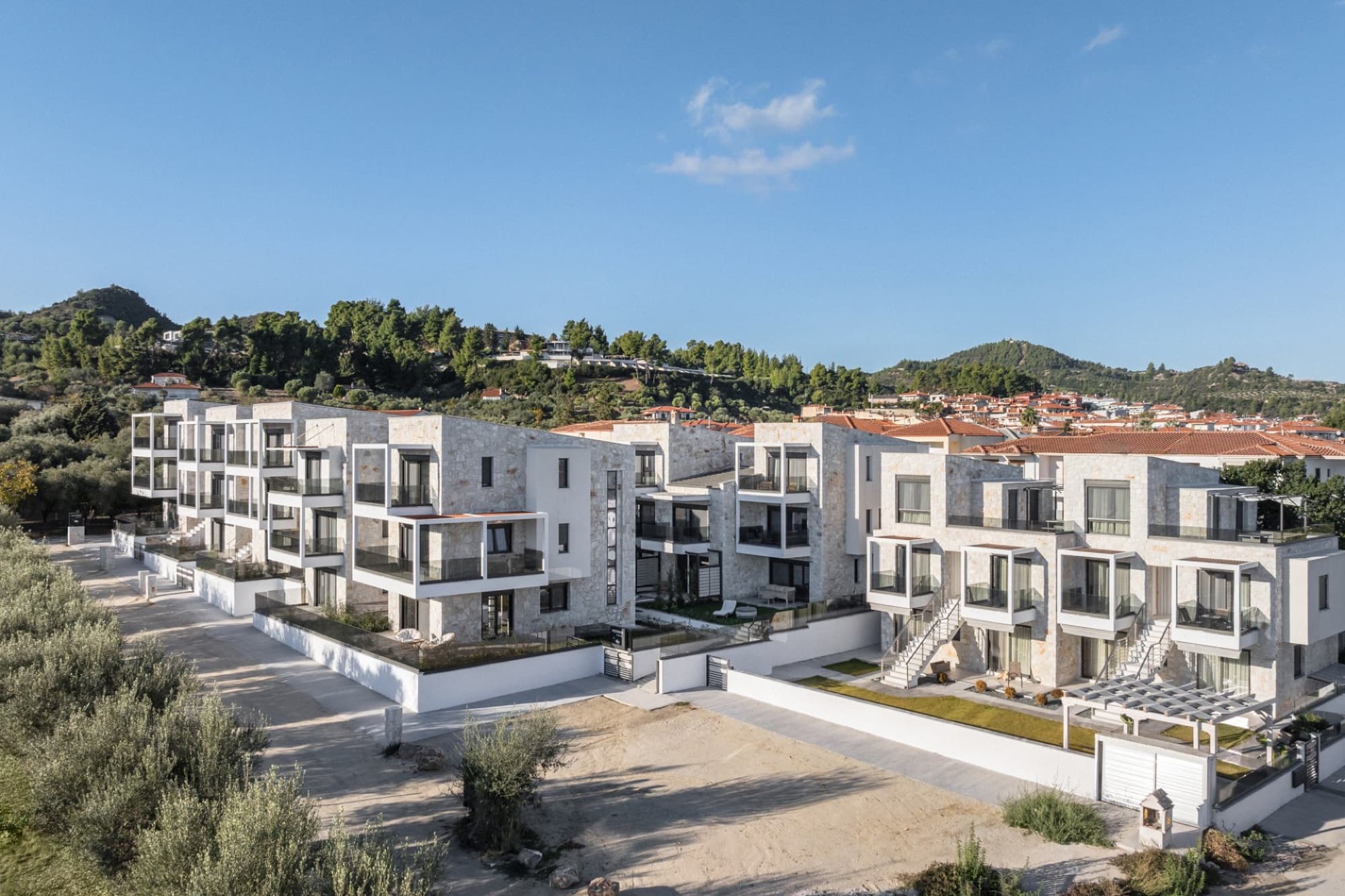 110 m² Two-Bedroom Maisonette for Sale in Pefkochori, Halkidiki, Pefkochori – photo 3 of 16