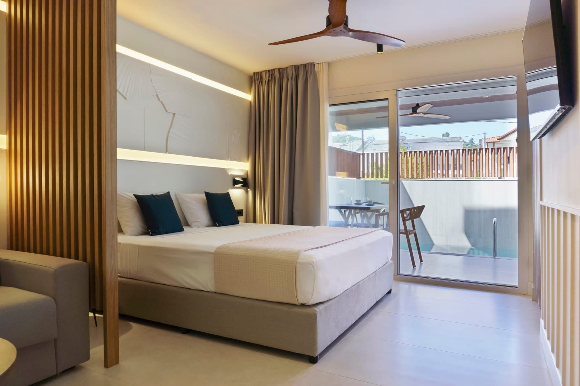 Junior Suite with Private Pool, Pefkochori – photo 7 of 15