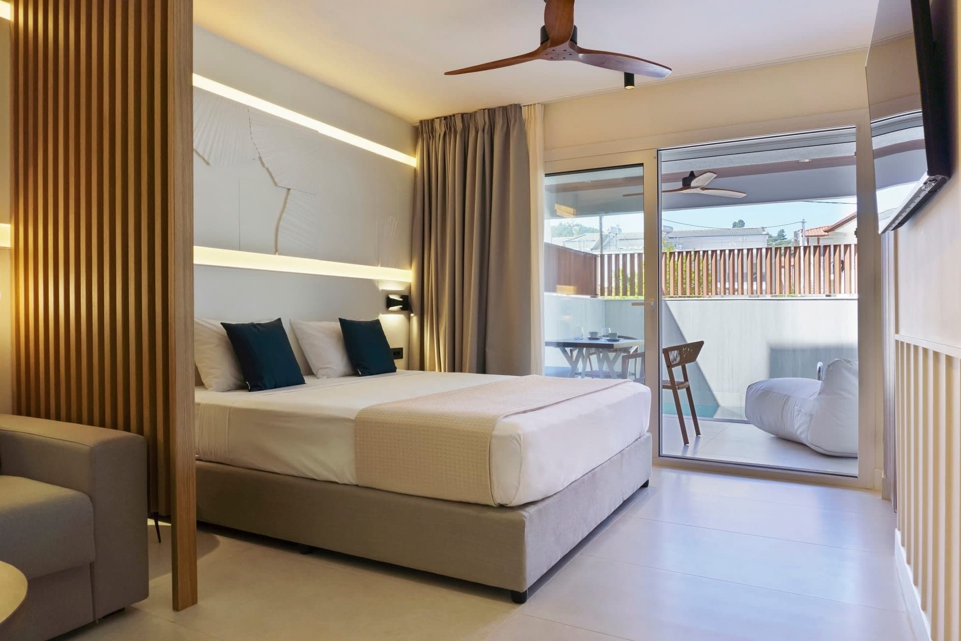 Junior Suite with Private Pool, Pefkochori – photo 6 of 15