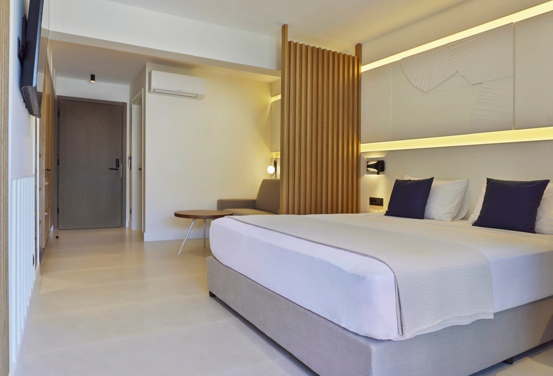 Junior Suite with Private Pool, Pefkochori – photo 4 of 15
