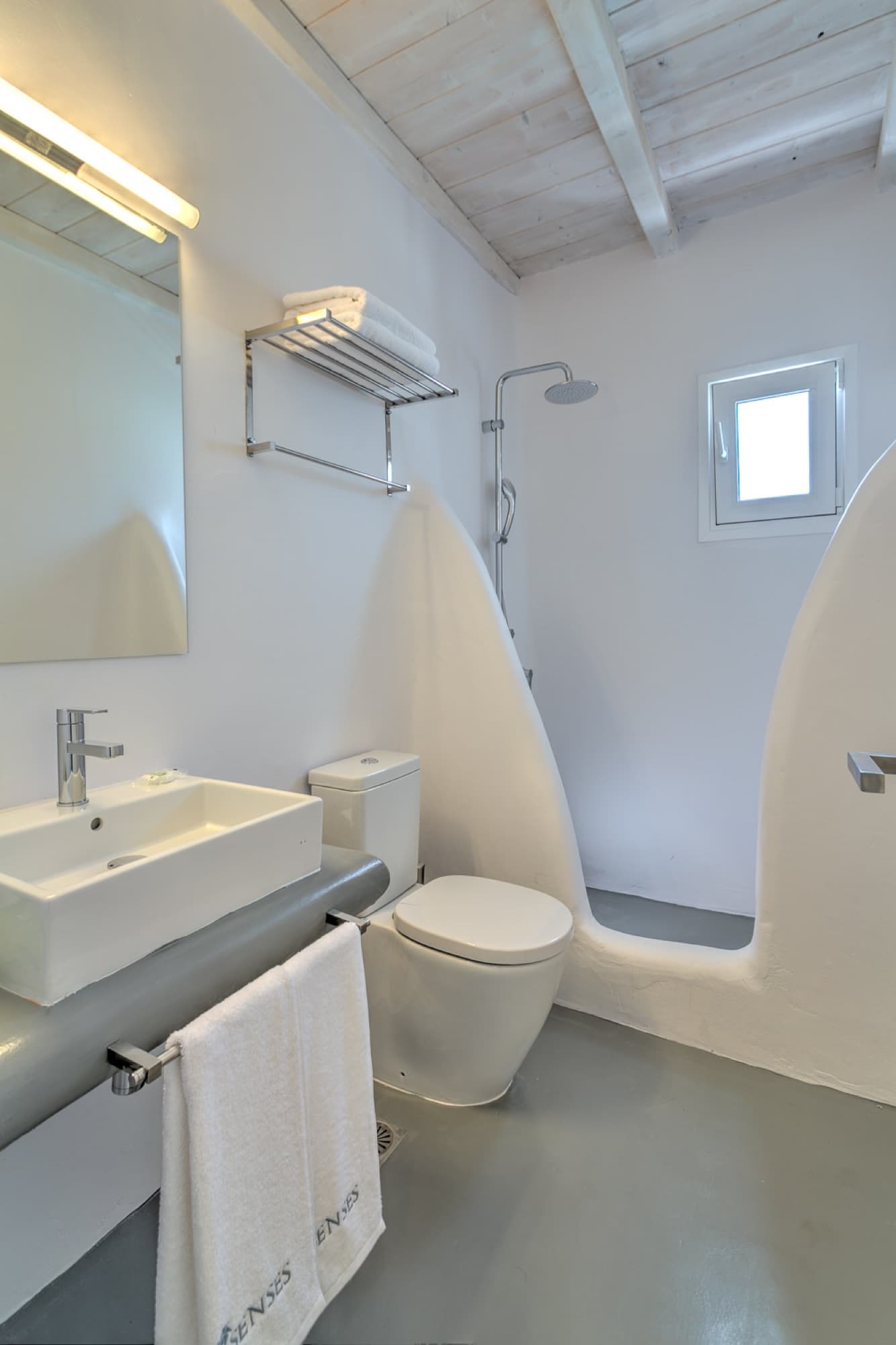 800 m² Sea-View Hotel for Sale in Elia, Mykonos, Elia – photo 2 of 32