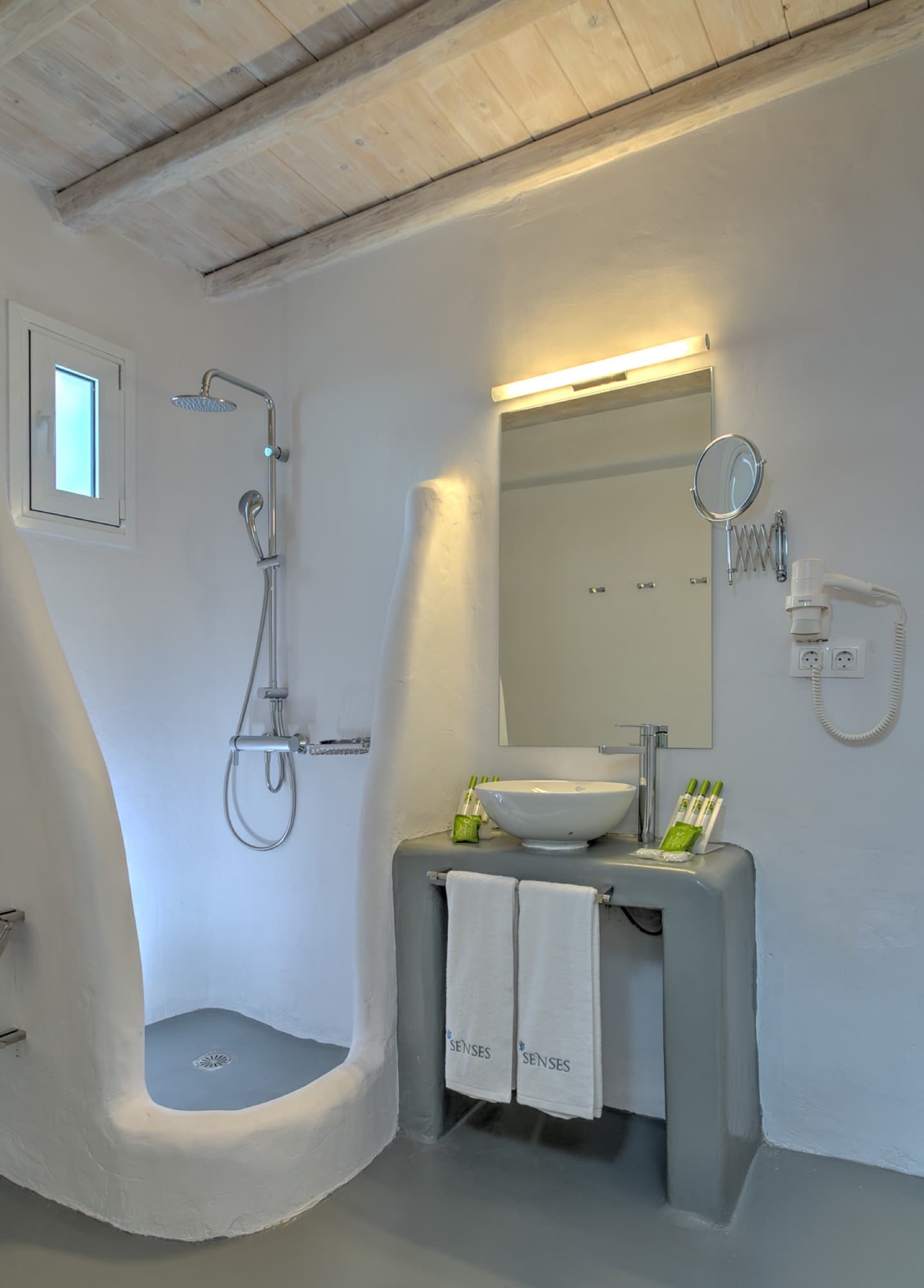 800 m² Sea-View Hotel for Sale in Elia, Mykonos, Elia – photo 1 of 32