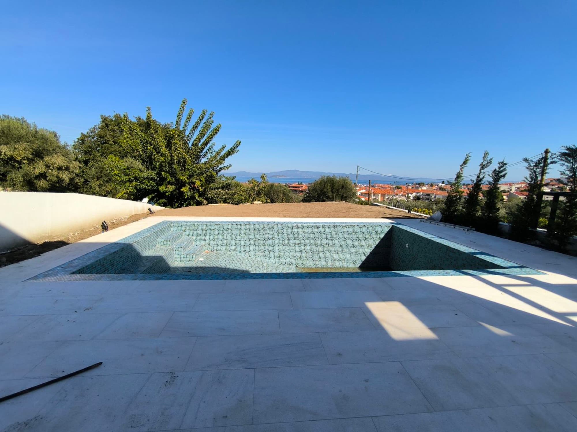 160 m² Four-Bedroom Maisonette for Sale in Pefkochori, Halkidiki, Pefkochori – photo 5 of 33