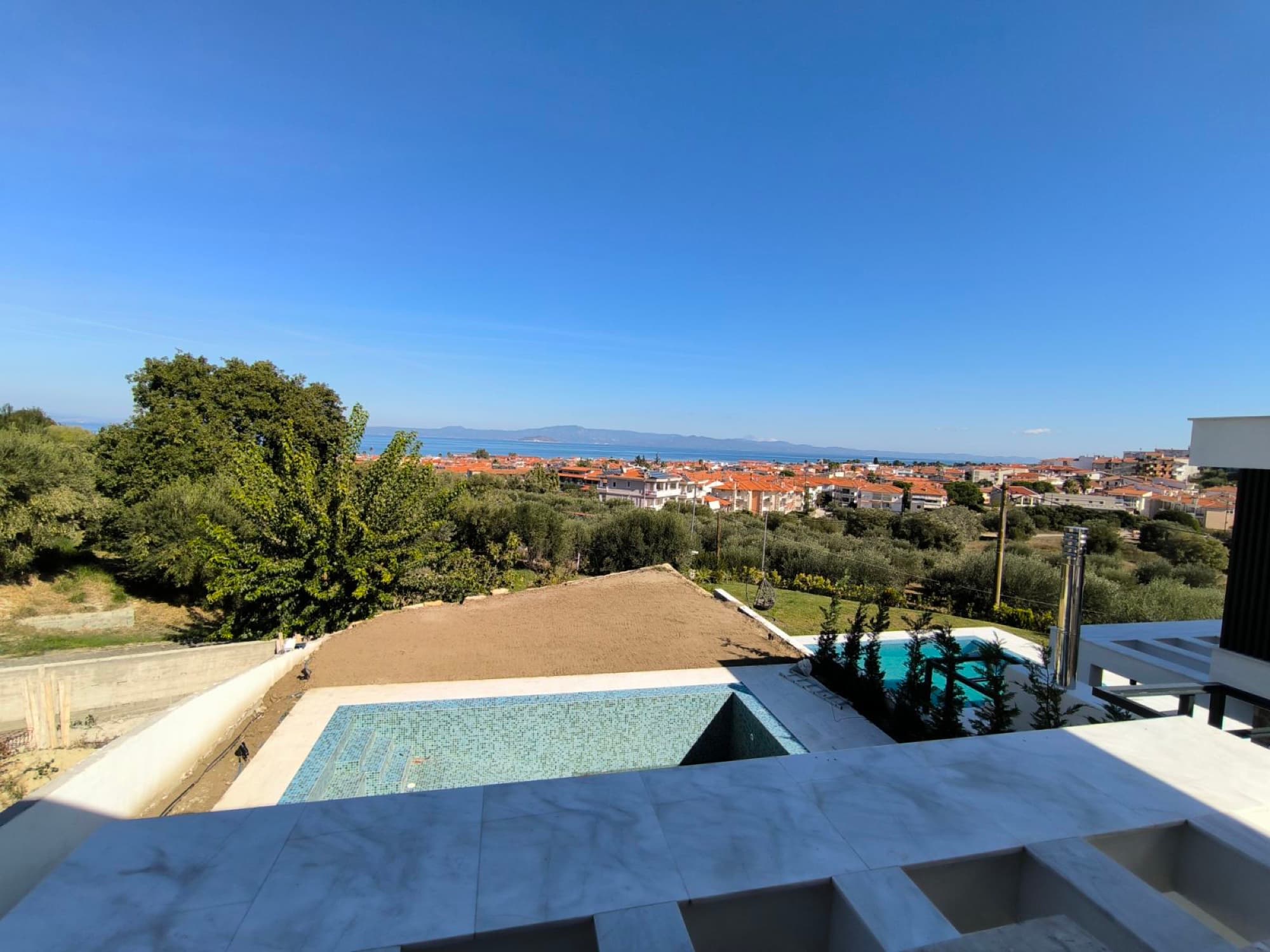 160 m² Four-Bedroom Maisonette for Sale in Pefkochori, Halkidiki, Pefkochori – photo 7 of 33