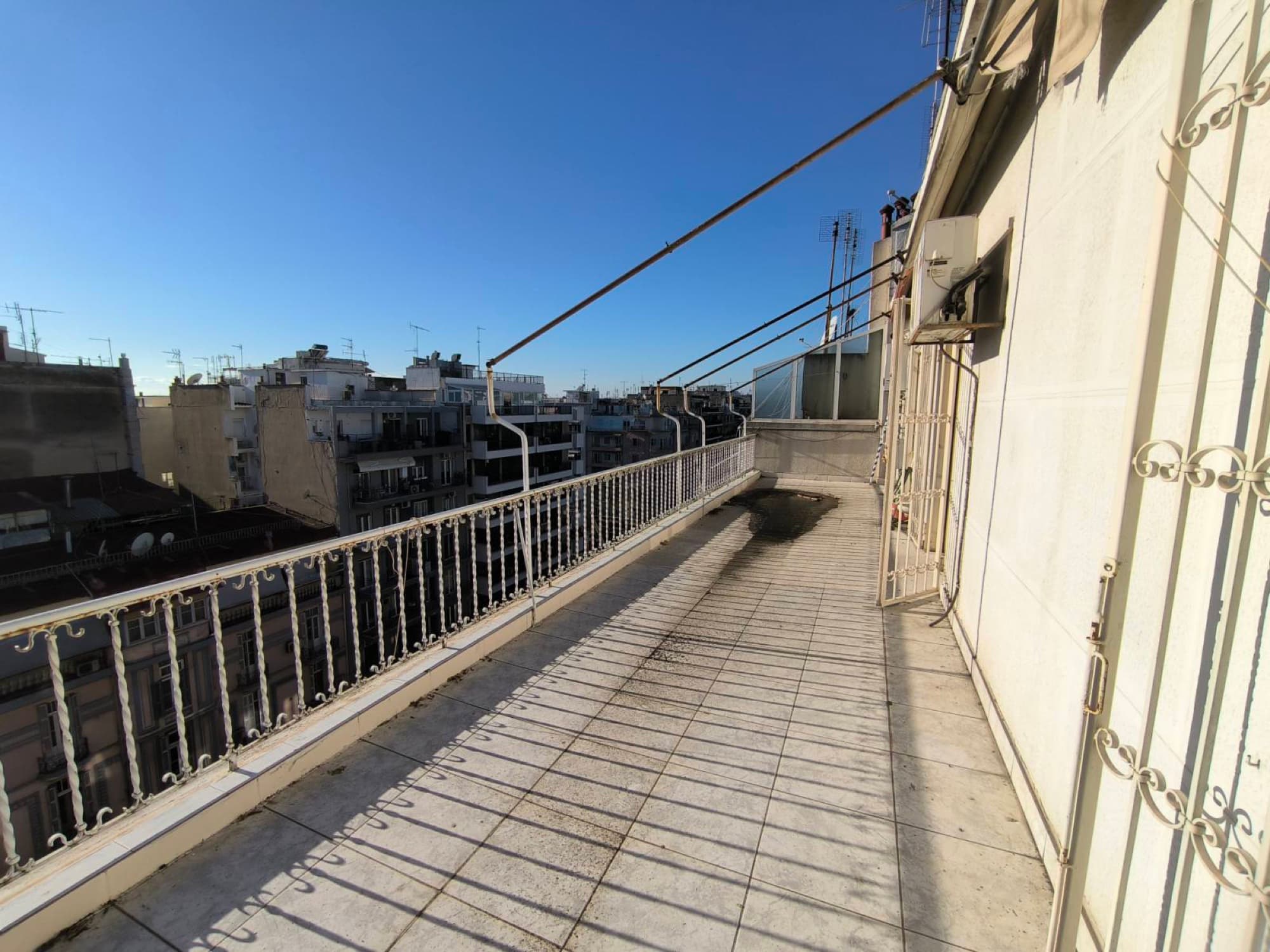 100 m² Three-Bedroom Penthouse for Sale in Central Thessaloniki, Thessaloniki – photo 6 of 27