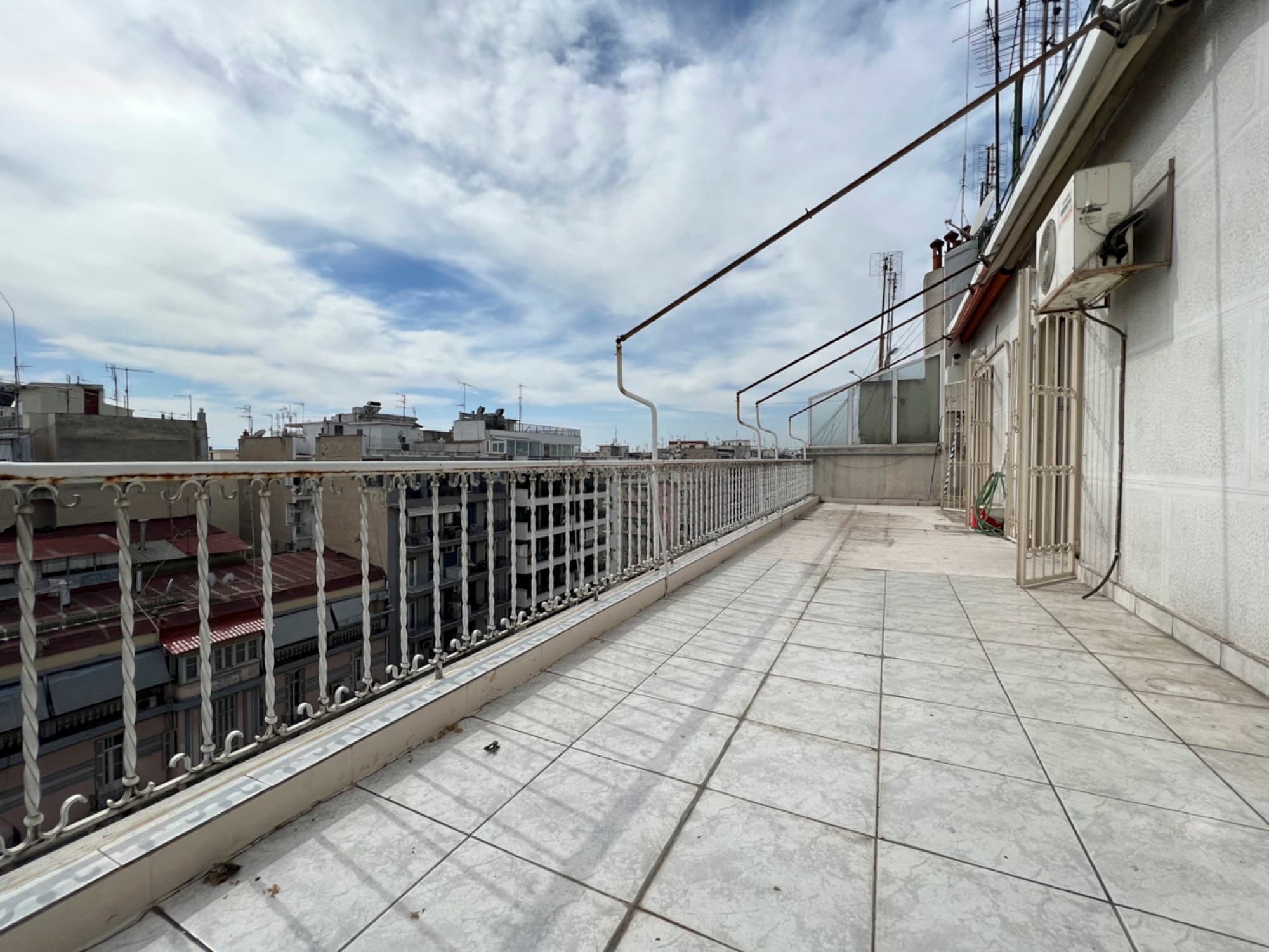 100 m² Three-Bedroom Penthouse for Sale in Central Thessaloniki, Thessaloniki – photo 19 of 27