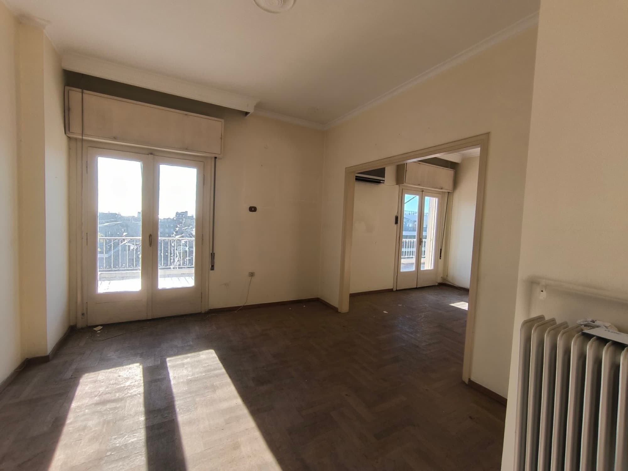 100 m² Three-Bedroom Penthouse for Sale in Central Thessaloniki