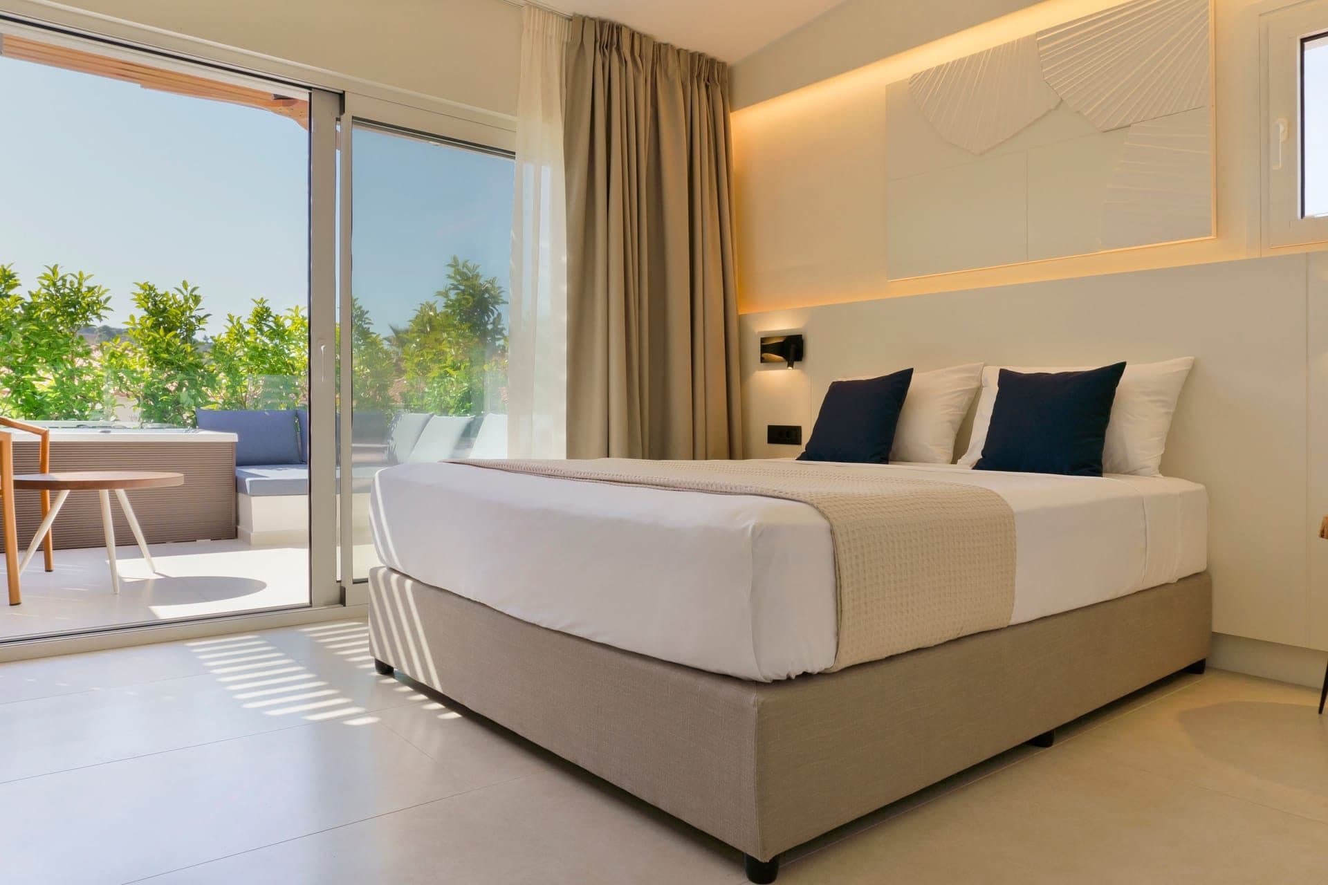 Sea View Penthouse with Jacuzzi, Pefkochori – photo 19 of 23