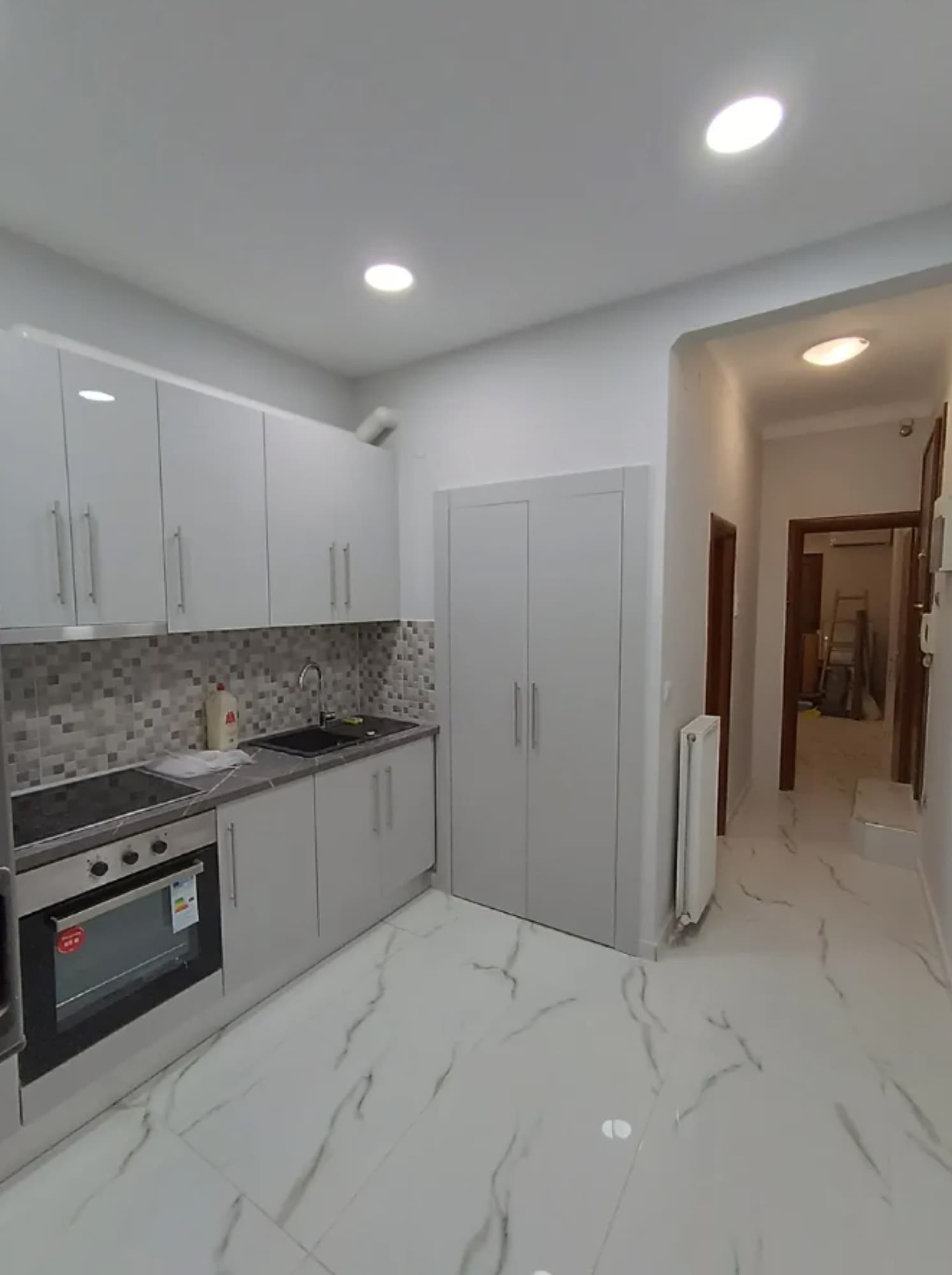 Two-Bedroom Apartment for Sale in Kamara, Thessaloniki, Thessaloniki – photo 28 of 40