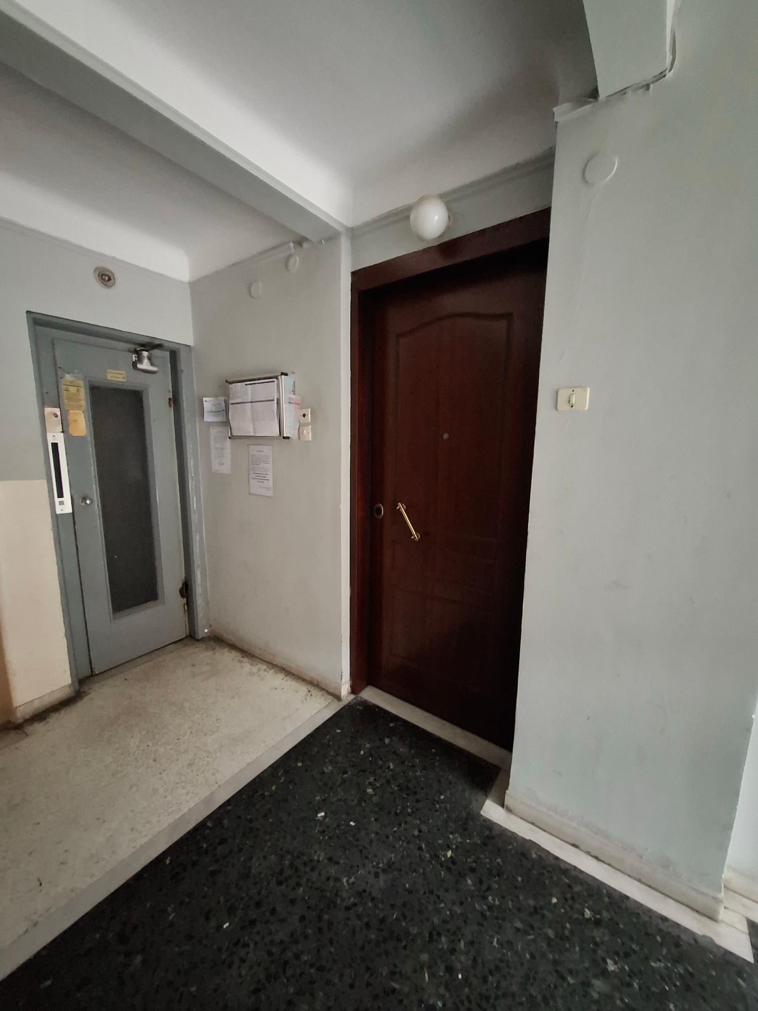 Two-Bedroom Apartment for Sale in Kamara, Thessaloniki, Thessaloniki – photo 33 of 40
