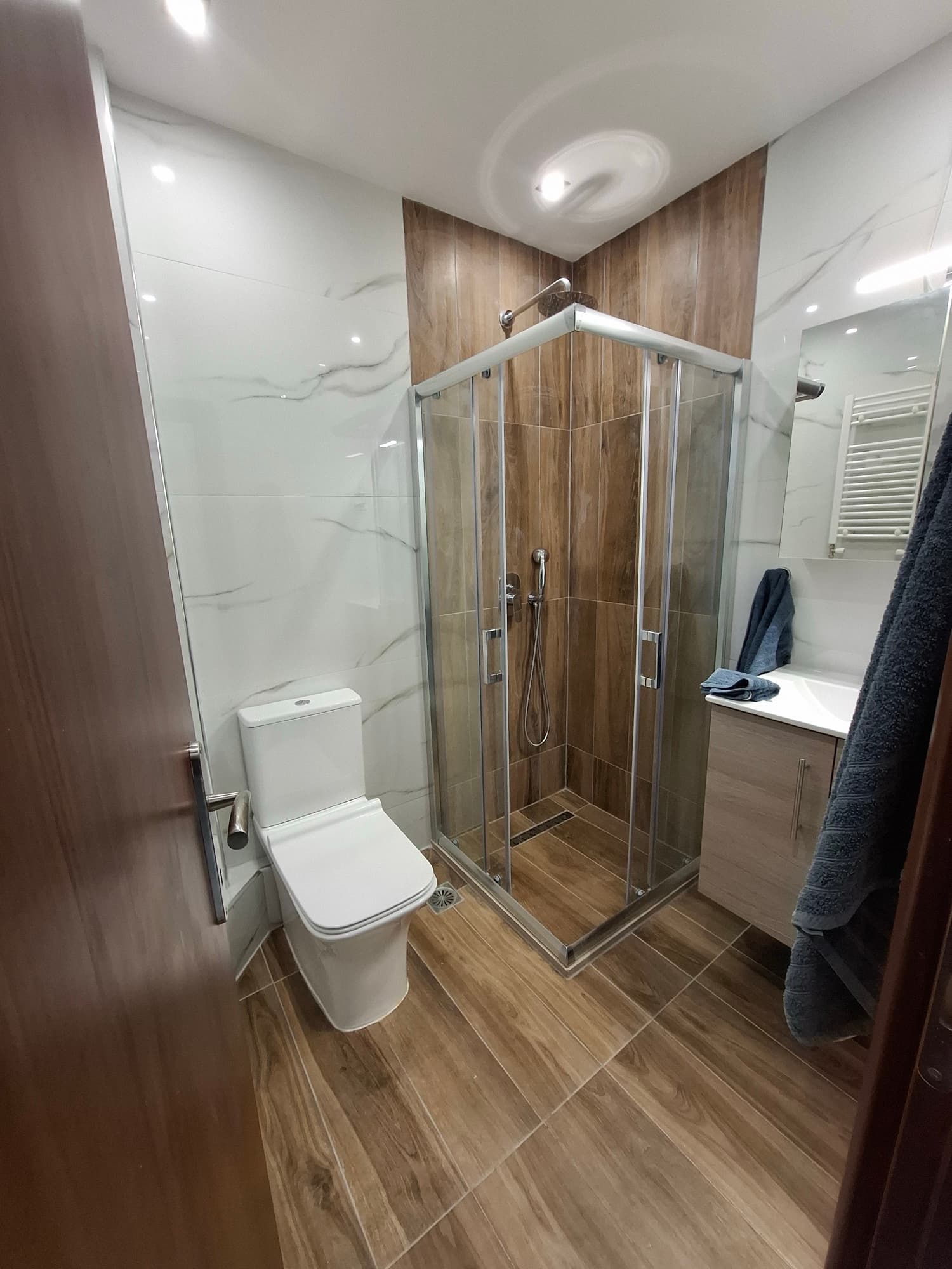 Two-Bedroom Apartment for Sale in Kamara, Thessaloniki, Thessaloniki – photo 37 of 40