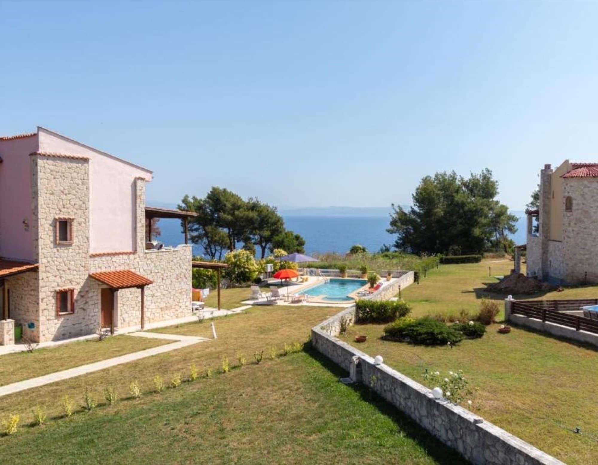 Three-Bedroom Sea-View Maisonette for Sale in Afytos, Halkidiki, Afytos – photo 19 of 27