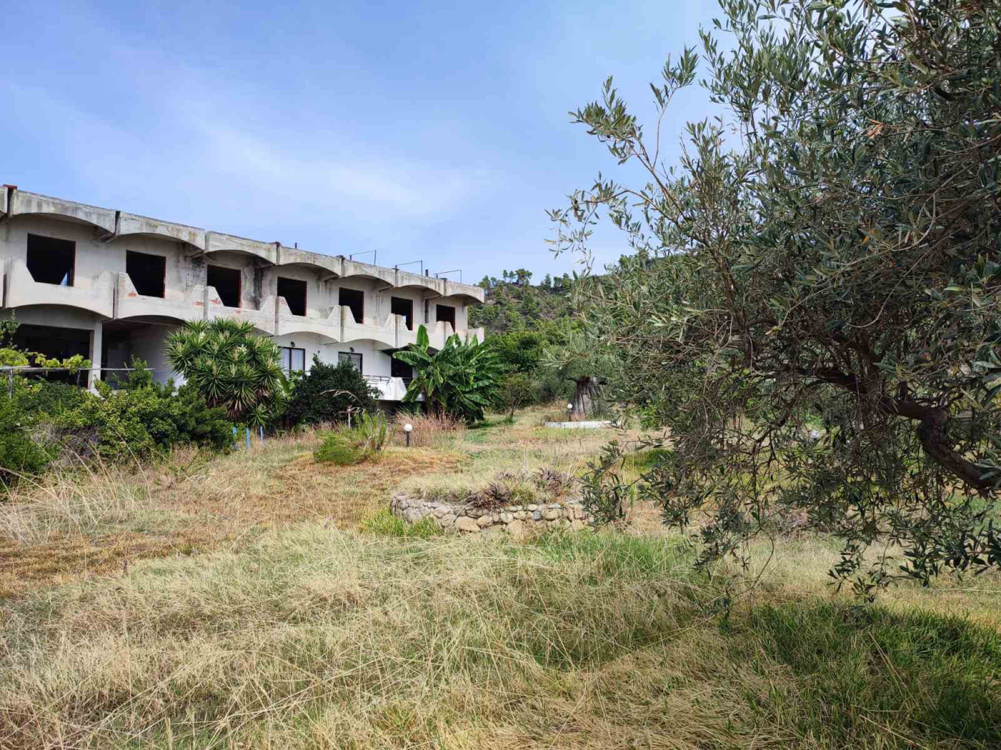 30-Room Unfinished Hotel for Sale in Nea Skioni, Halkidiki, Nea Skioni – photo 7 of 12