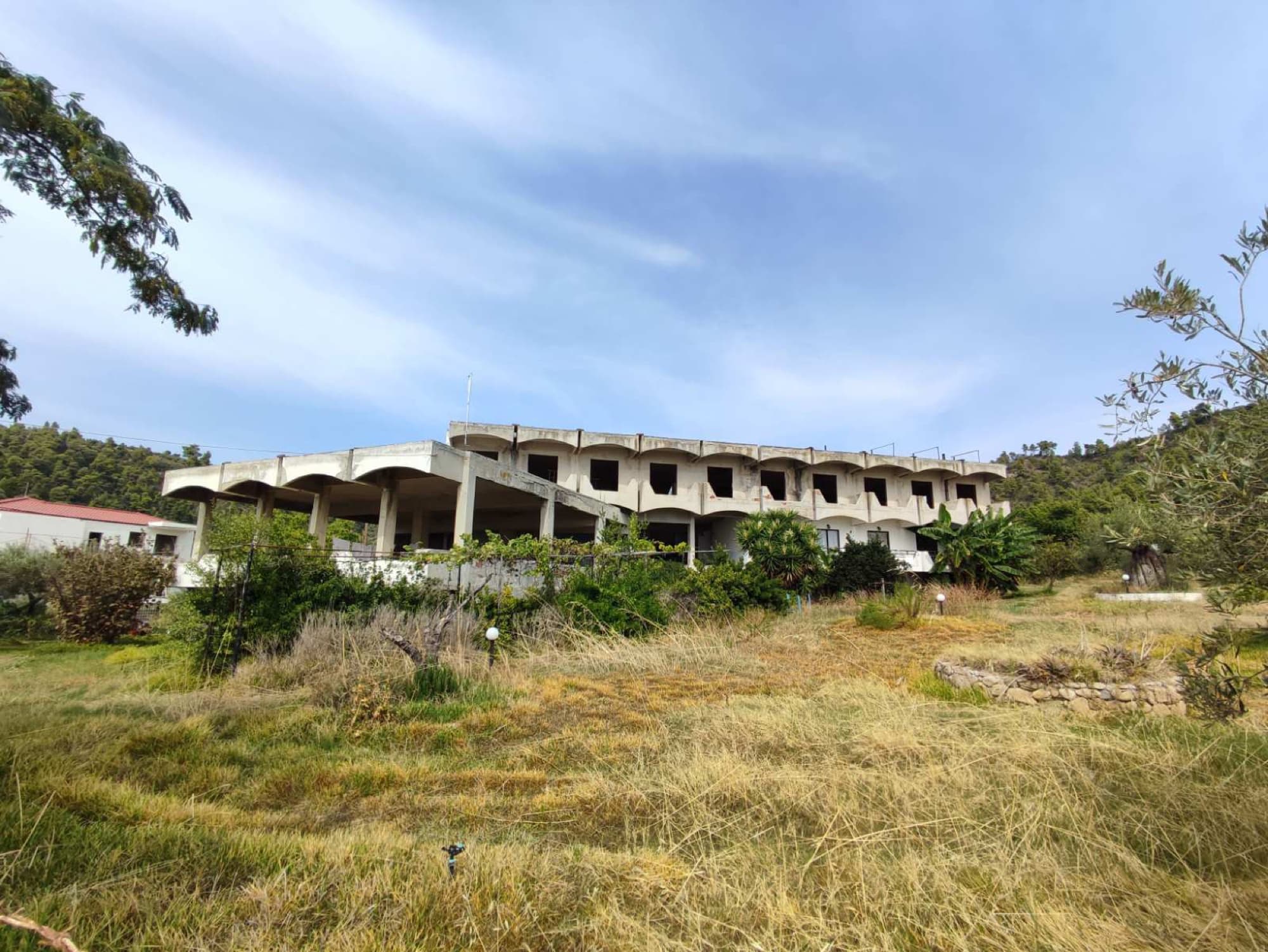 30-Room Unfinished Hotel for Sale in Nea Skioni, Halkidiki, Nea Skioni – photo 8 of 12