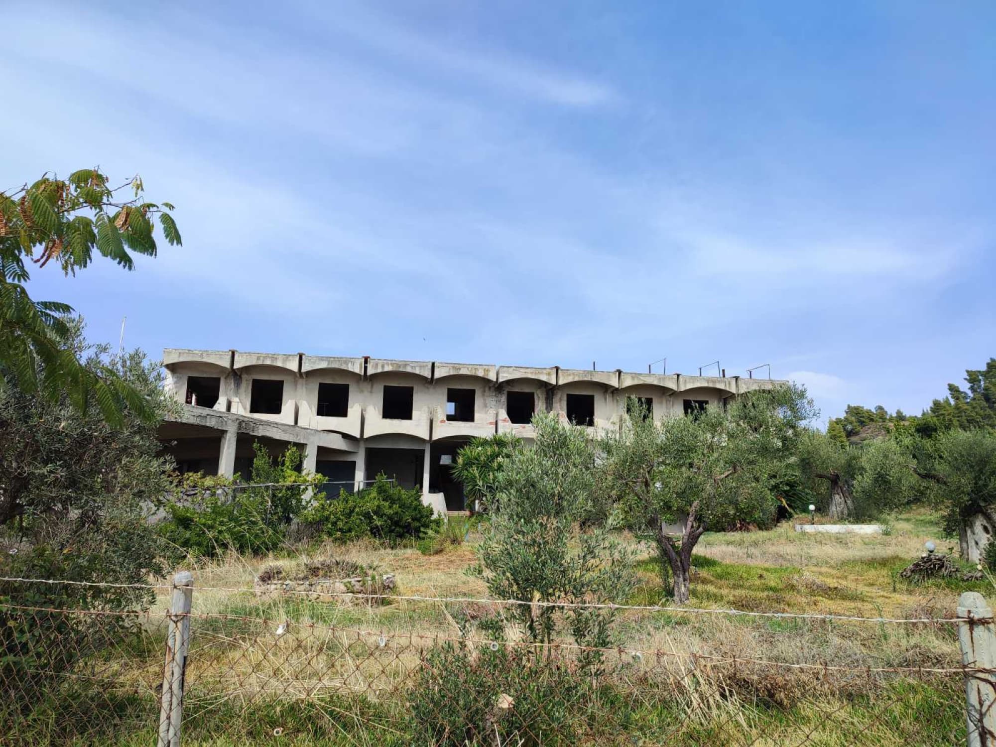 30-Room Unfinished Hotel for Sale in Nea Skioni, Halkidiki, Nea Skioni – photo 10 of 12