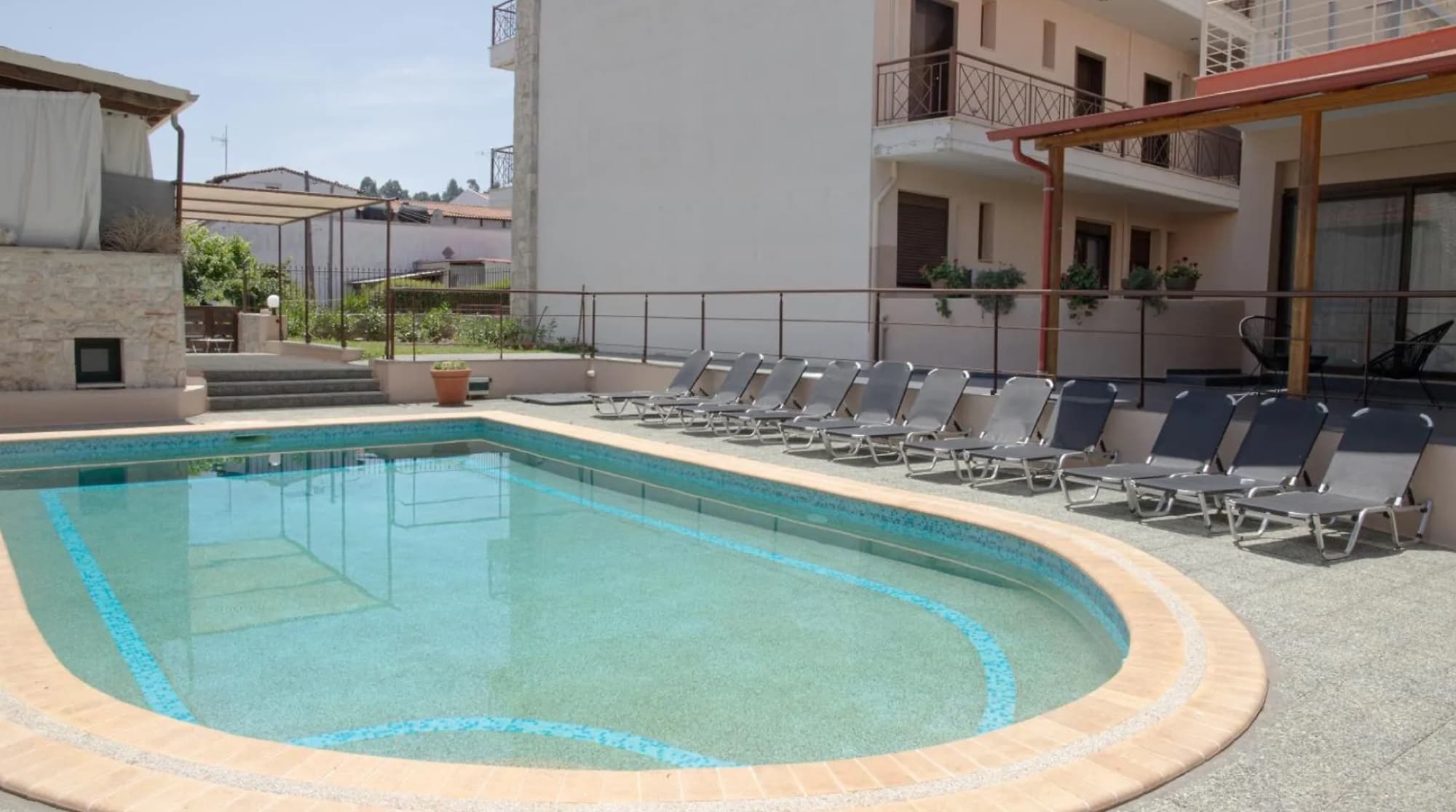 1,050 m² Apartment Complex for Sale in Kriopighi, Halkidiki, Kriopighi – photo 3 of 11