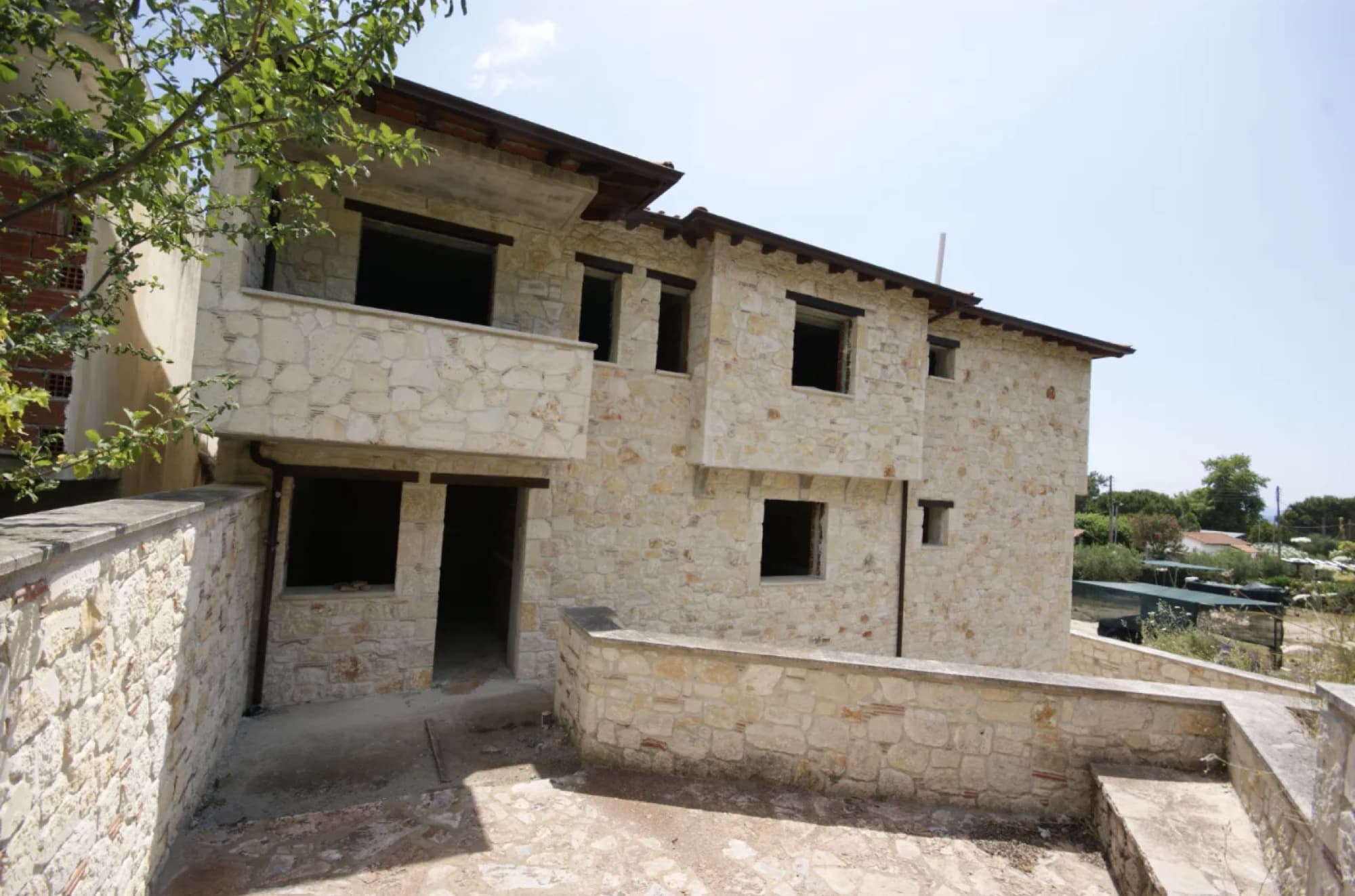 Unfinished 370 m² Three-Storey House for Sale in Toroni, Halkidiki, Toroni – photo 3 of 19