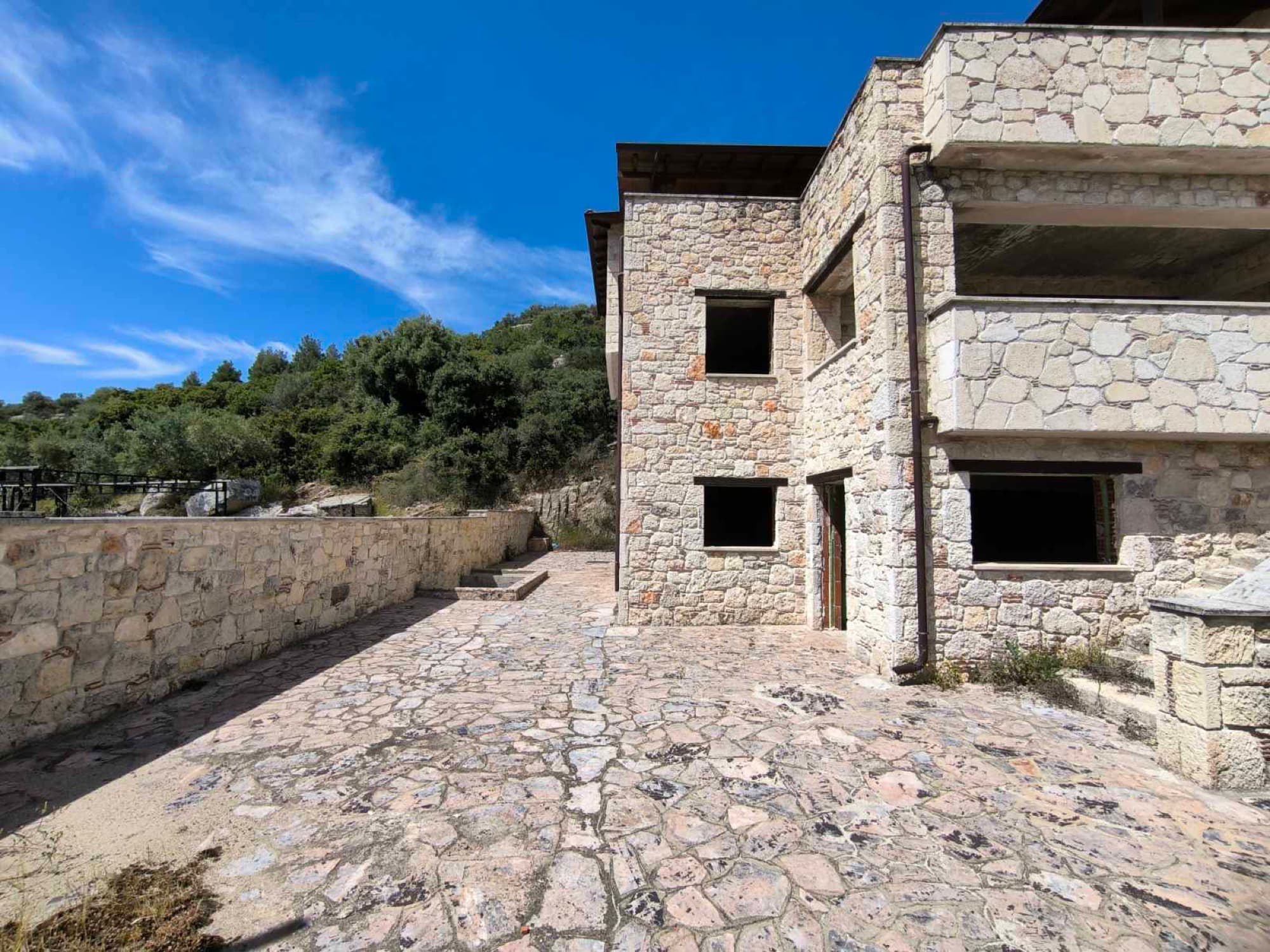 Unfinished 370 m² Three-Storey House for Sale in Toroni, Halkidiki, Toroni – photo 18 of 19