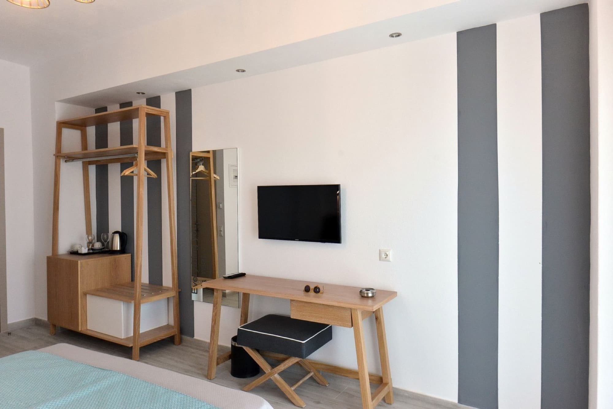 13-Room Sea-View Hotel for Sale in Neos Marmaras, Sithonia, Neos Marmaras – photo 2 of 26