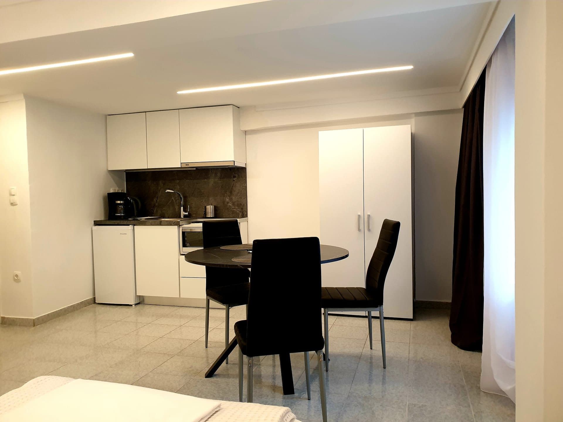Standard Semi-Basement Studio, Perea – photo 4 of 7