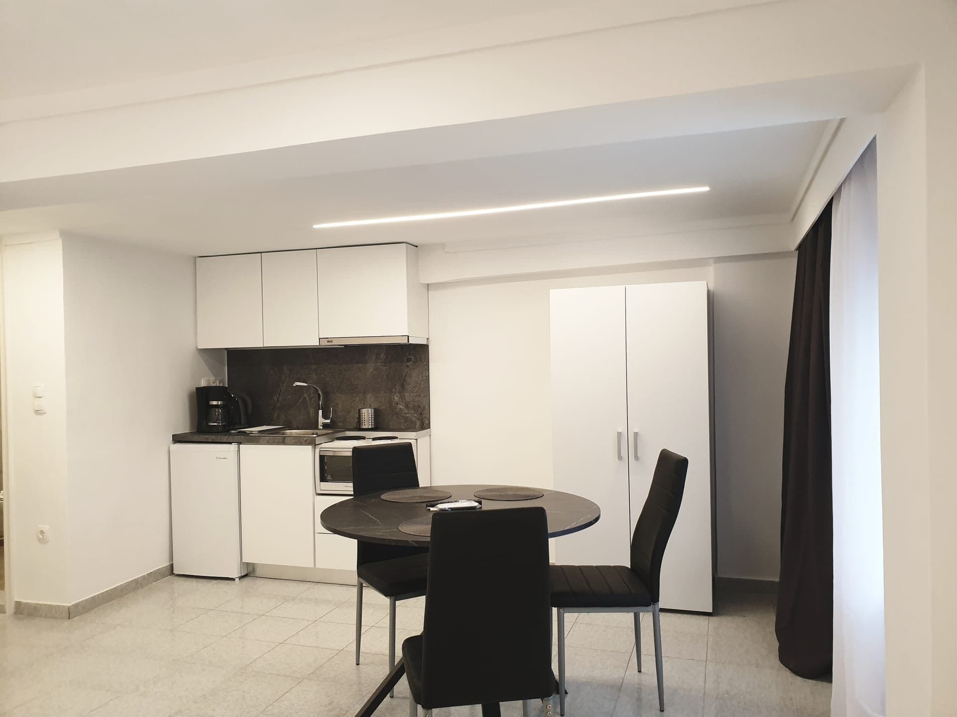 Standard Semi-Basement Studio, Perea – photo 5 of 7