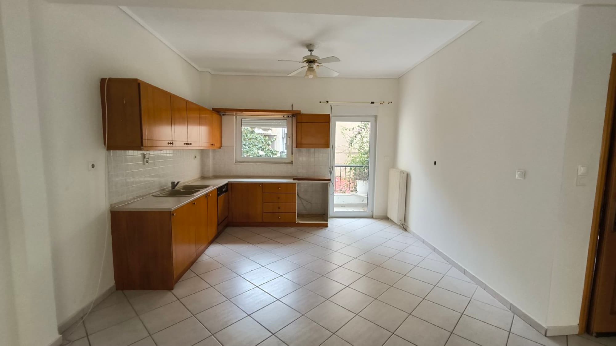 104 m² Three-Bedroom Apartment for Sale in Kalamaria, Thessaloniki, Kalamaria Municipality – photo 8 of 36