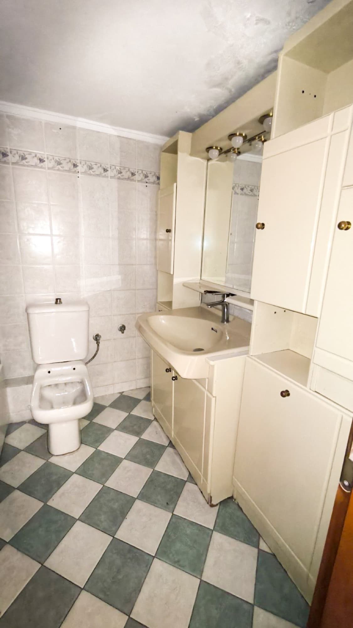 104 m² Three-Bedroom Apartment for Sale in Kalamaria, Thessaloniki, Kalamaria Municipality – photo 24 of 36