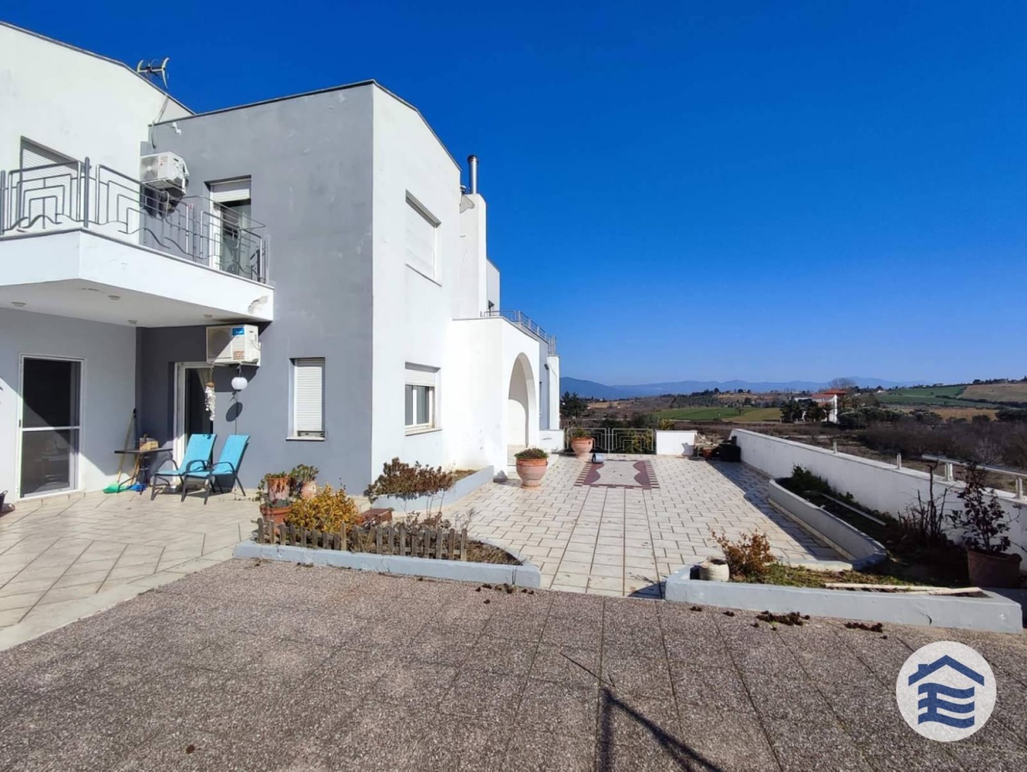 310 m² Five-Bedroom Villa for Sale in Trilofo, Thessaloniki, Trilofo – photo 14 of 36