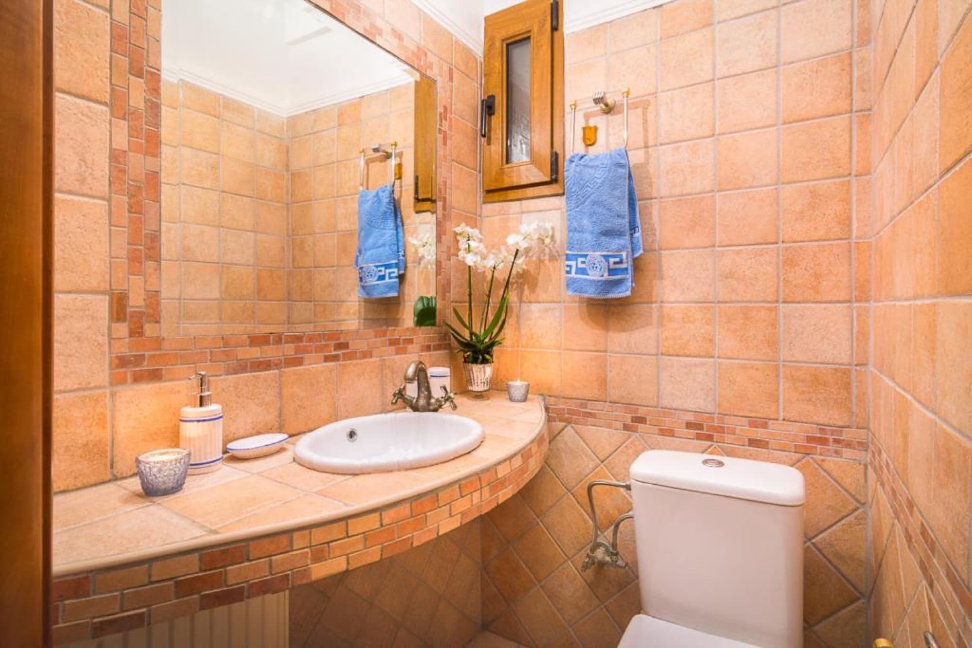 Four-Bedroom Seafront Villa for Sale in Afytos, 170 m², Afytos – photo 11 of 26
