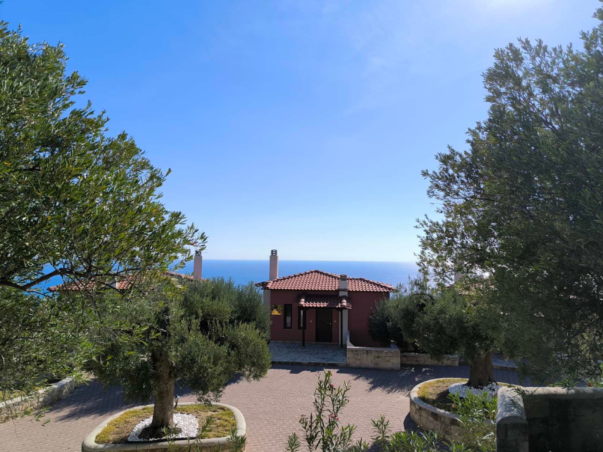 Two-Bedroom Stone-Built Maisonette for Sale in Halkidiki, 136 m², Mola Kalyva – photo 13 of 14