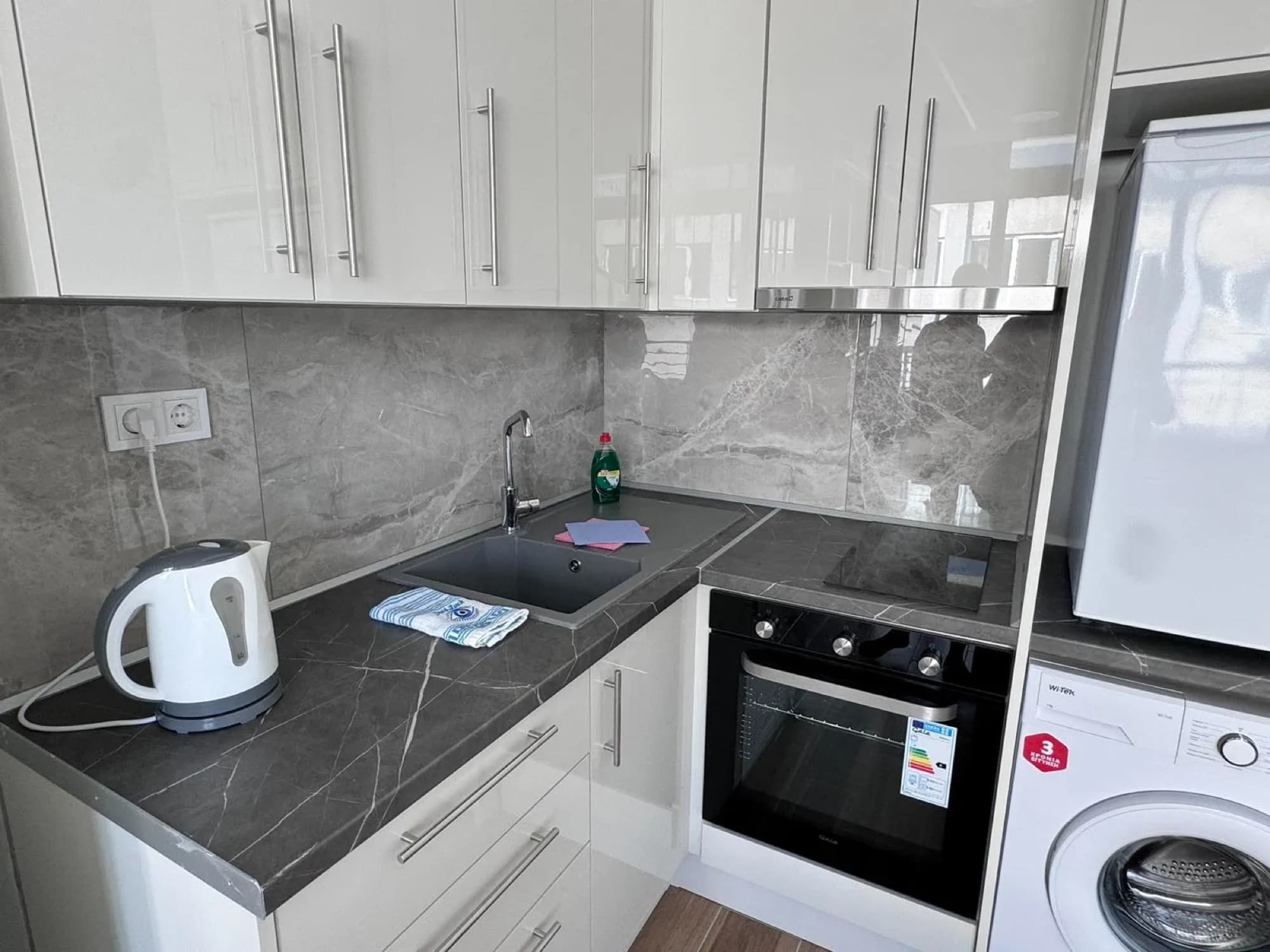 25 m² Renovated Studio for Sale in Vardaris, Thessaloniki, Thessaloniki – photo 12 of 13
