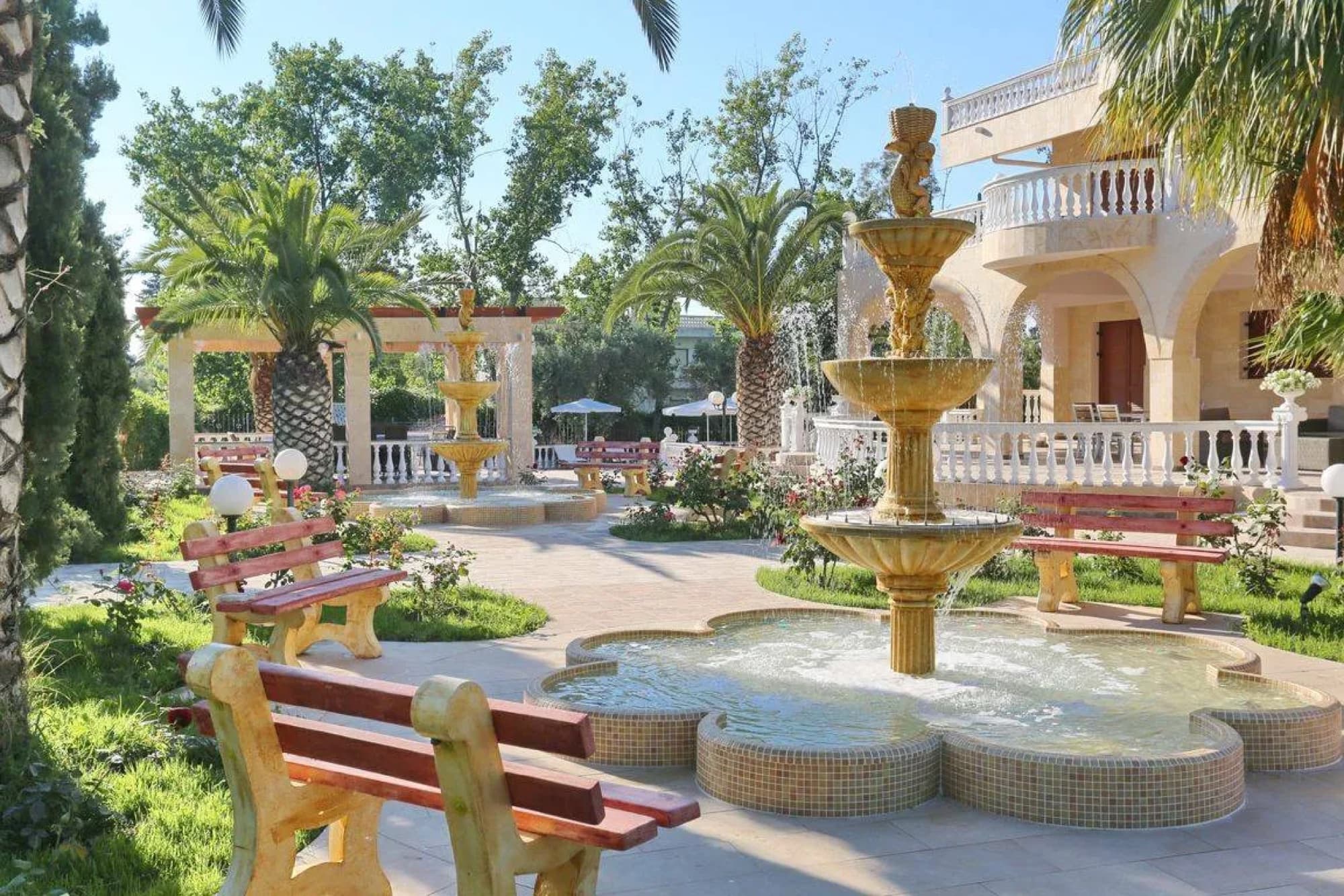 350 m² Five-Bedroom Villa for Sale in Chaniotis, Halkidiki, Chaniotis – photo 11 of 26