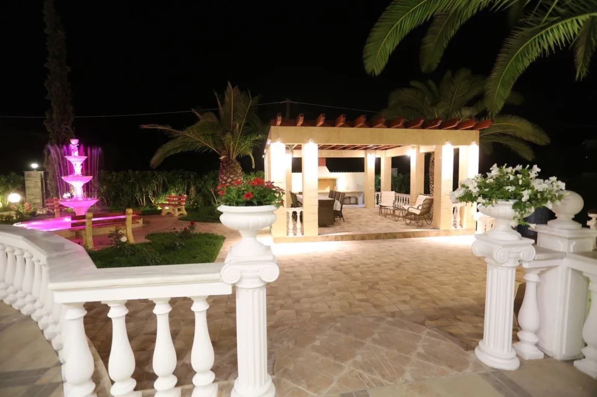 350 m² Five-Bedroom Villa for Sale in Chaniotis, Halkidiki, Chaniotis – photo 14 of 26