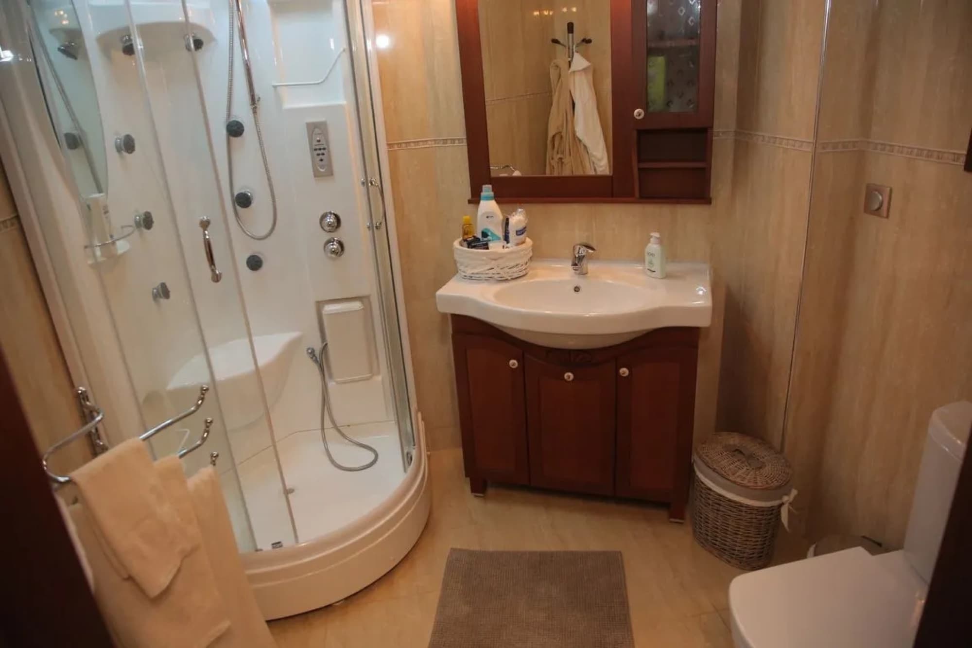 350 m² Five-Bedroom Villa for Sale in Chaniotis, Halkidiki, Chaniotis – photo 15 of 26
