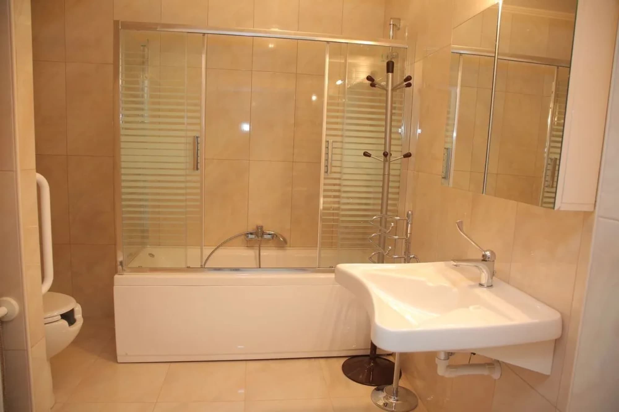 350 m² Five-Bedroom Villa for Sale in Chaniotis, Halkidiki, Chaniotis – photo 25 of 26