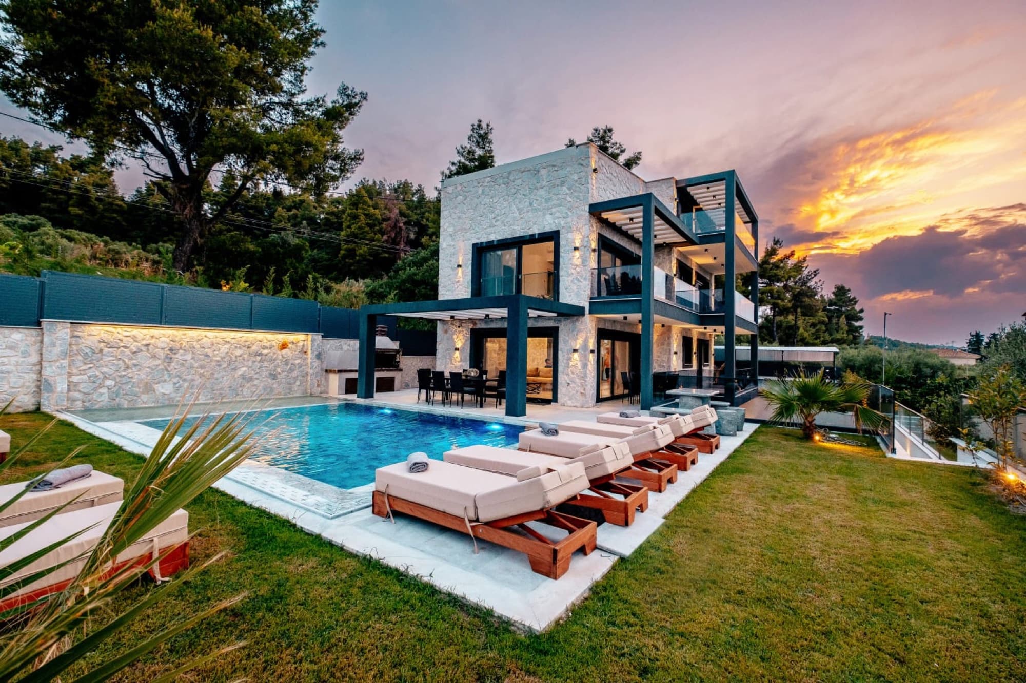 280 m² Five-Bedroom Villa for Sale in Polichrono, Halkidiki, Polychrono – photo 28 of 29