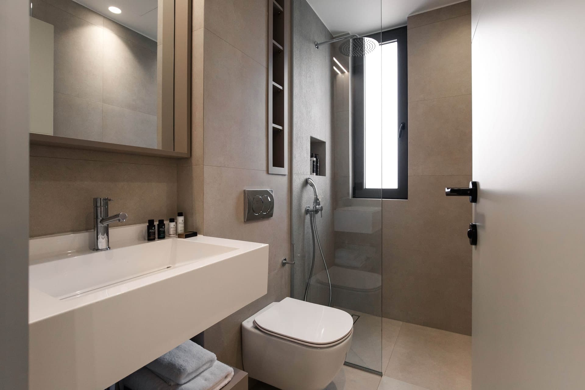 Superior Suite with City & Mountain View, Chania – photo 15 of 18