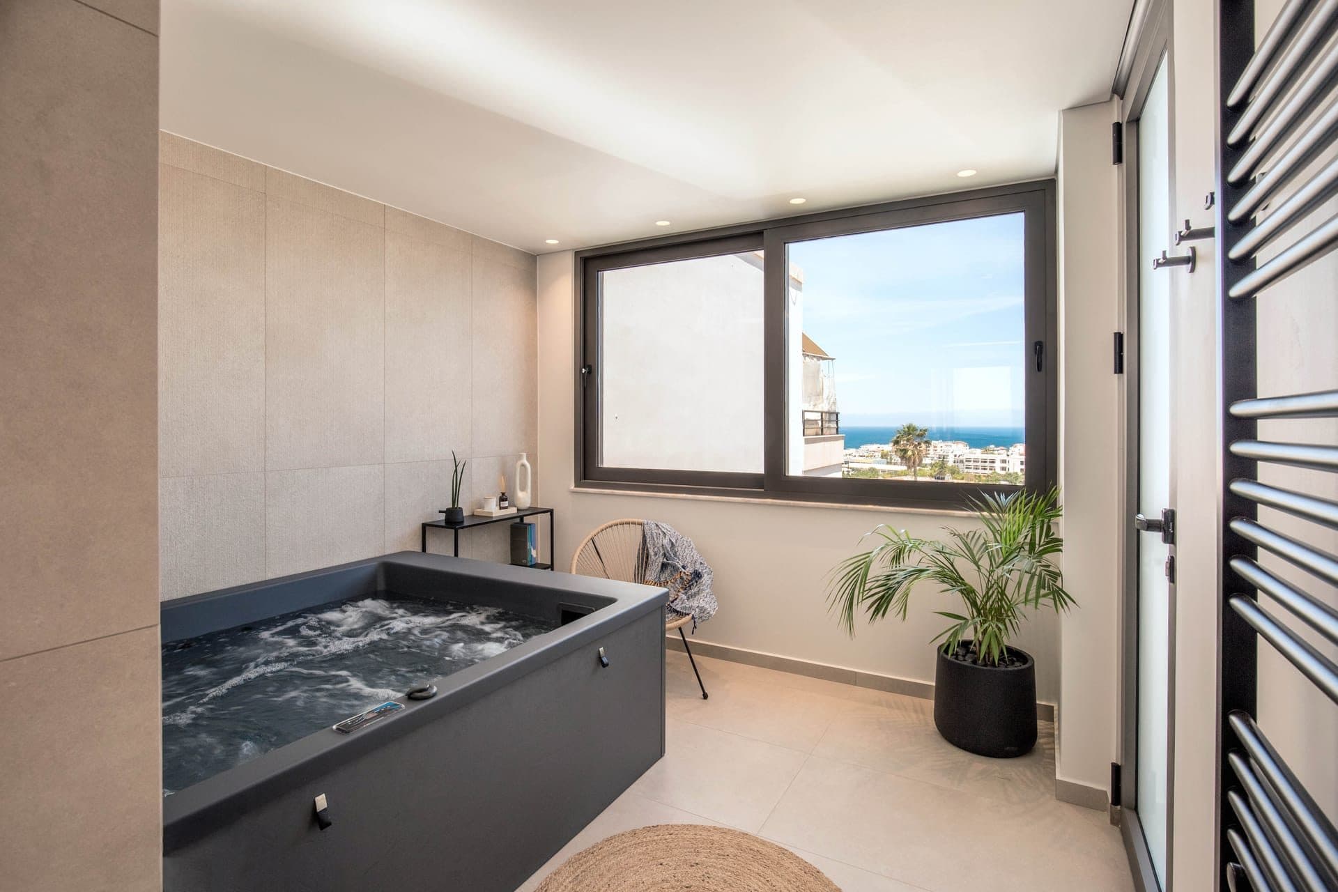 Master Suite with Indoor Jetted Tub and Panoramic View, Chania – photo 5 of 18