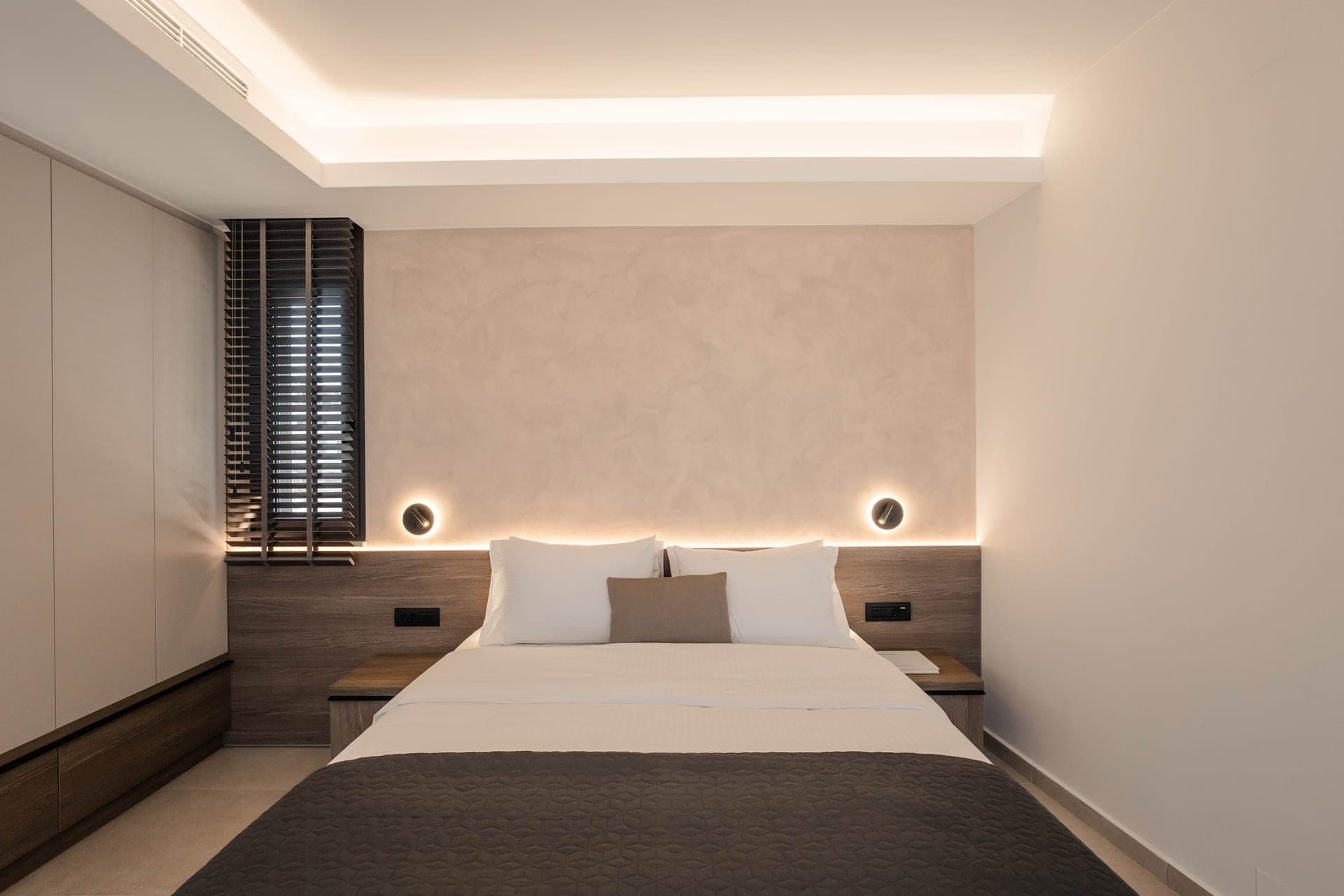 Master Suite with Indoor Jetted Tub and Panoramic View, Chania – photo 2 of 18